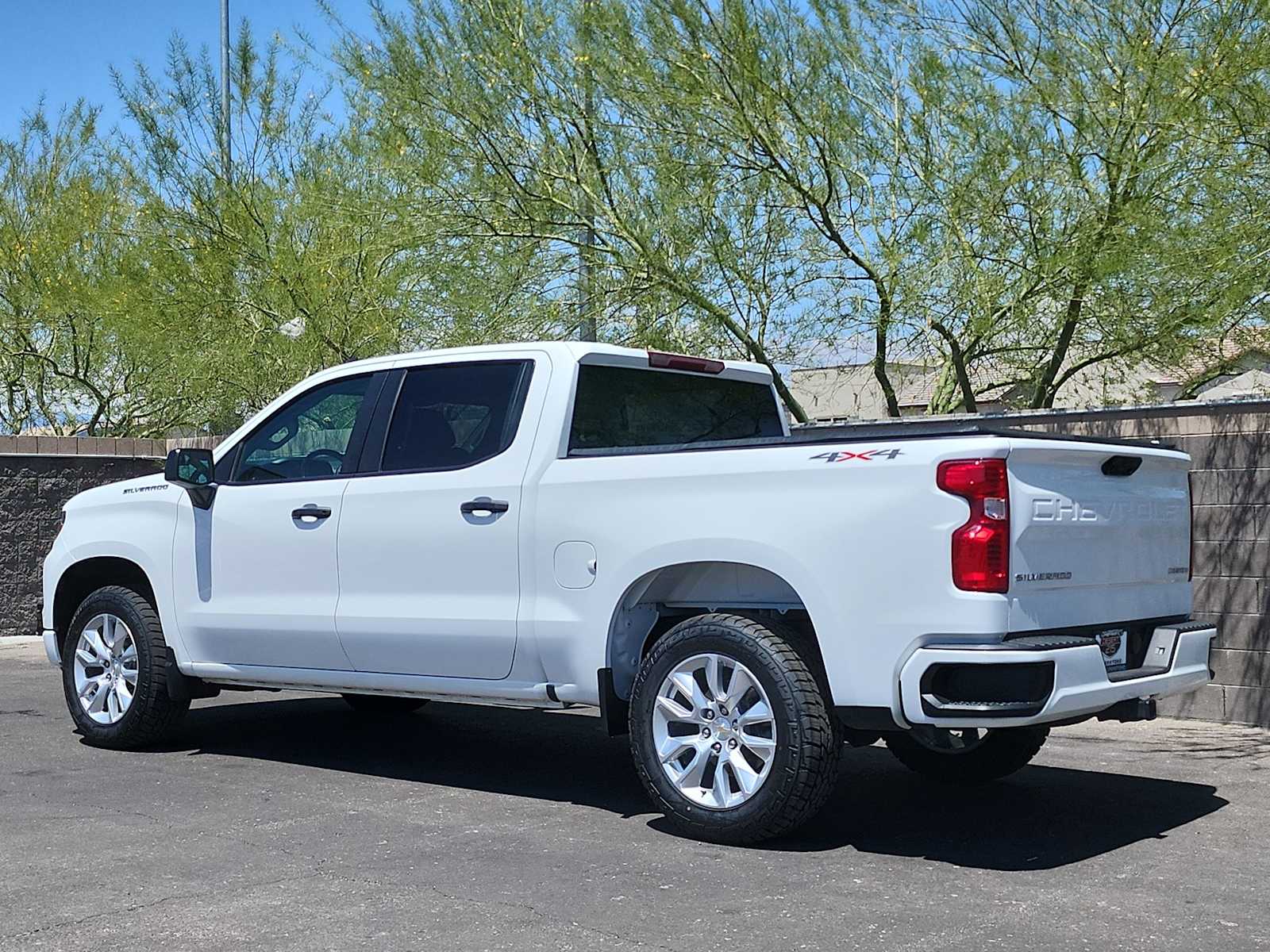 View vehicle photo 6