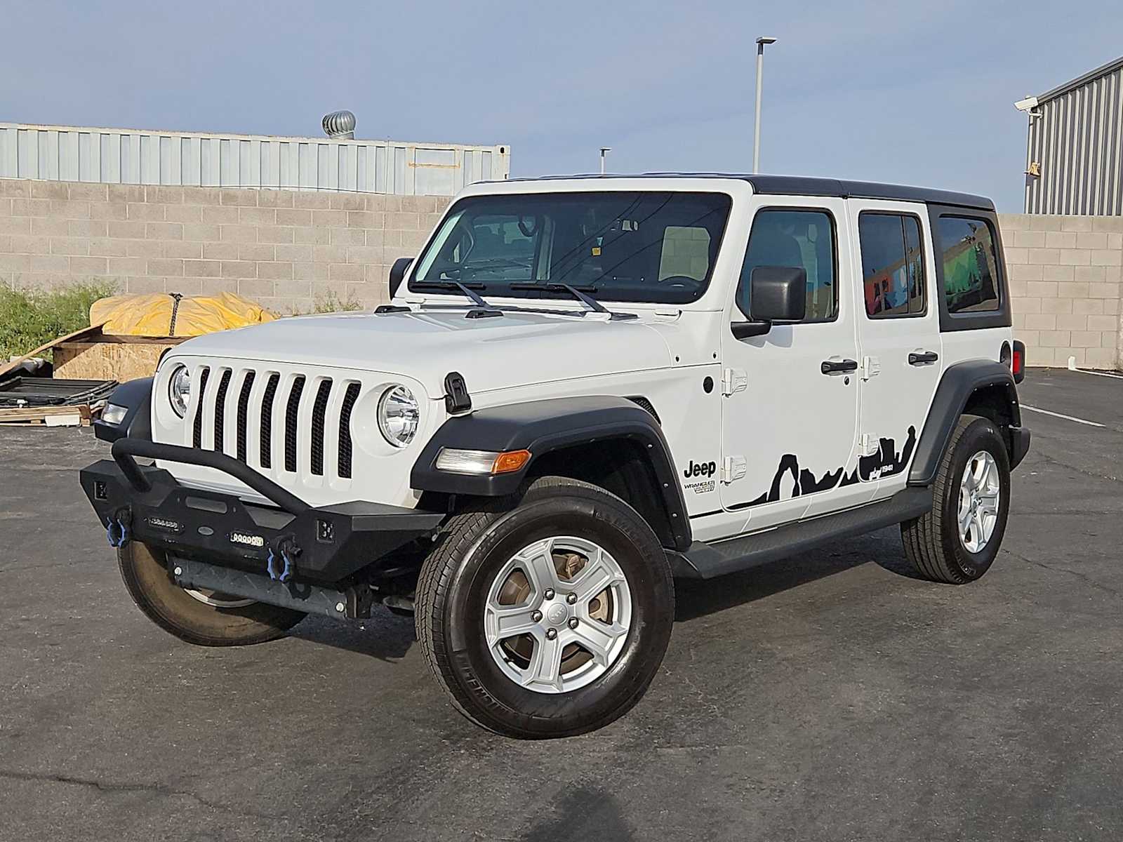 View vehicle photo 3