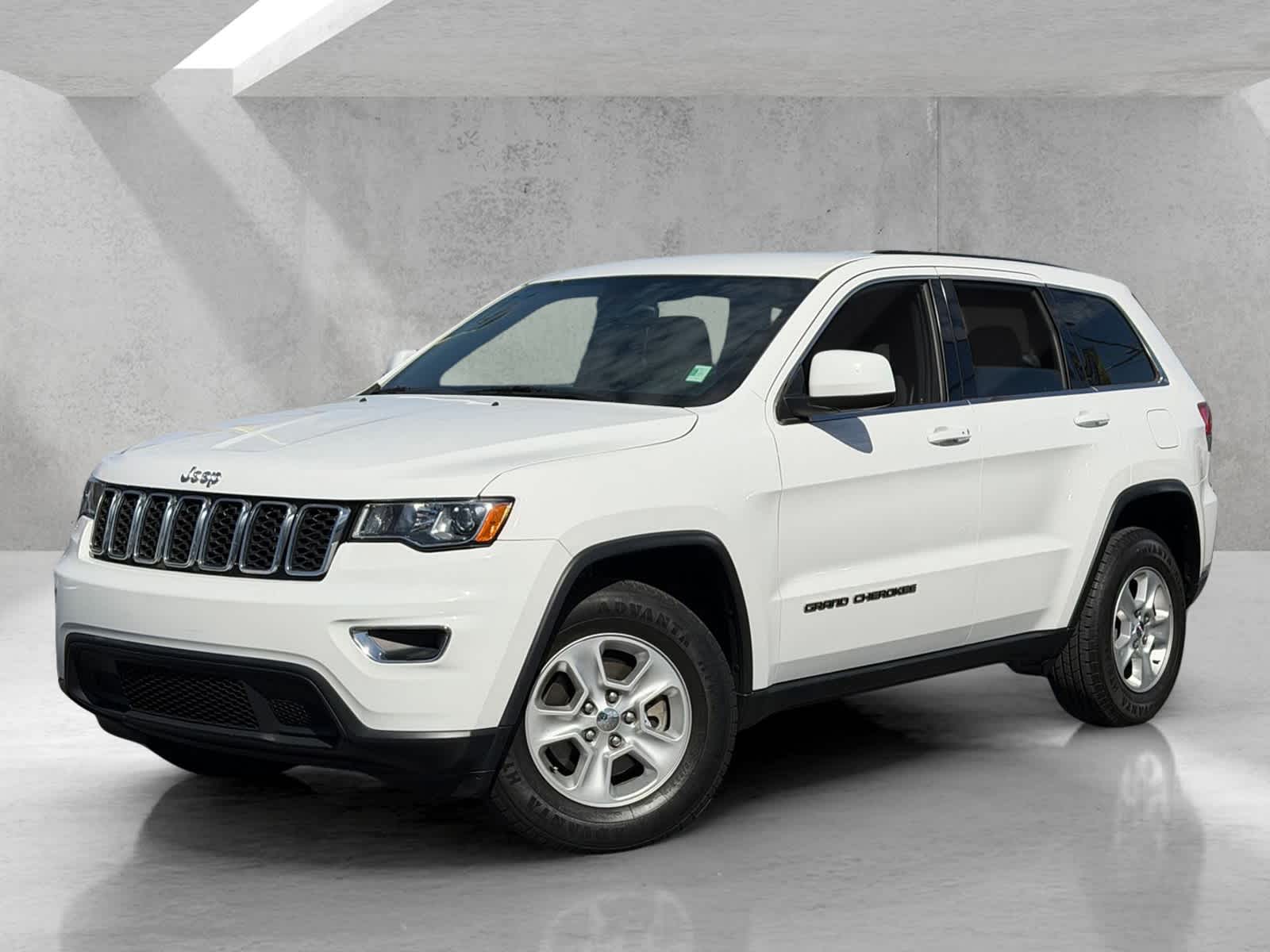 Bright White Clearcoat 2017 Jeep Grand Cherokee SUV / Crossover 4X2 8-Speed Automatic