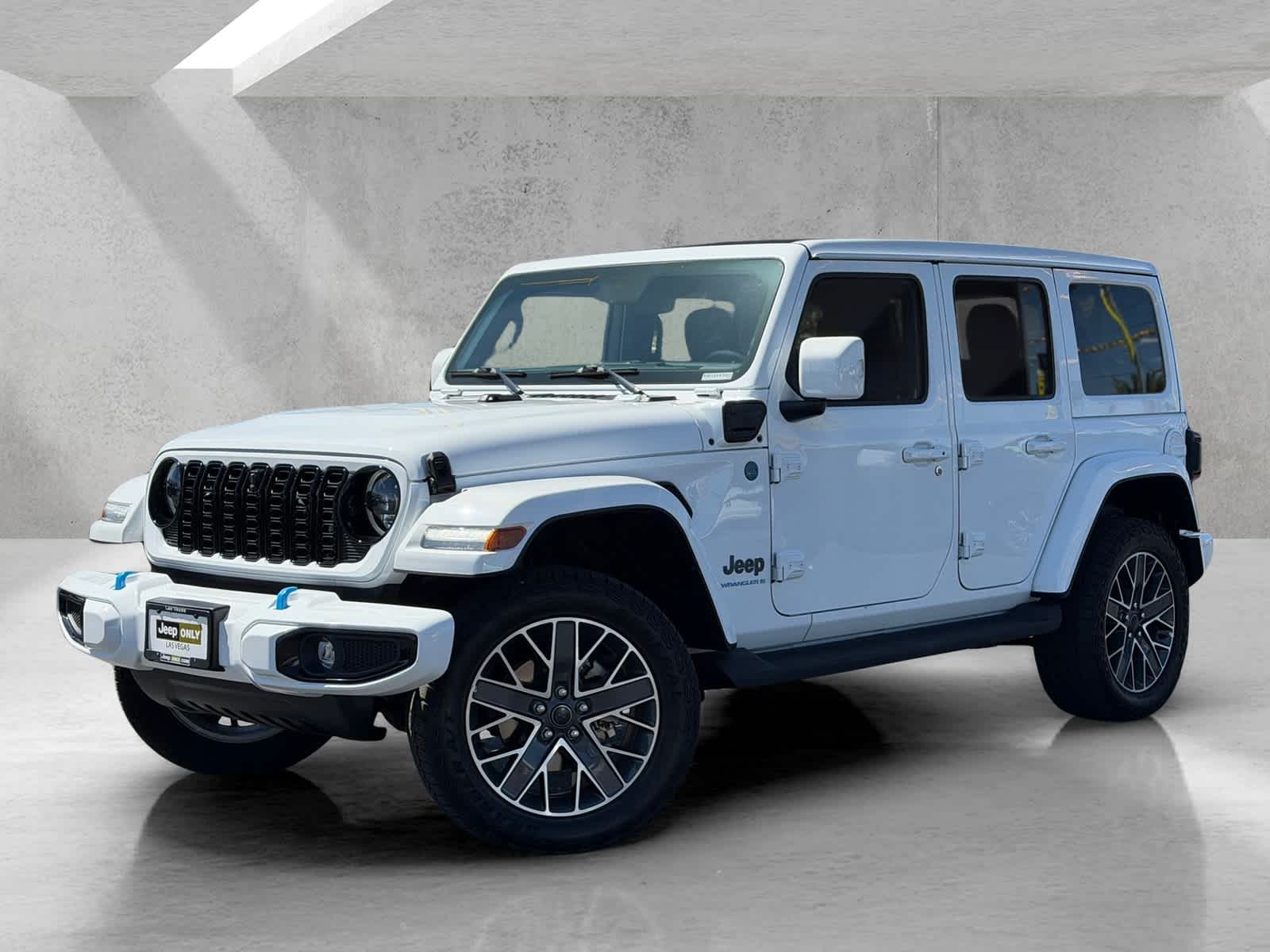 View vehicle photo 2