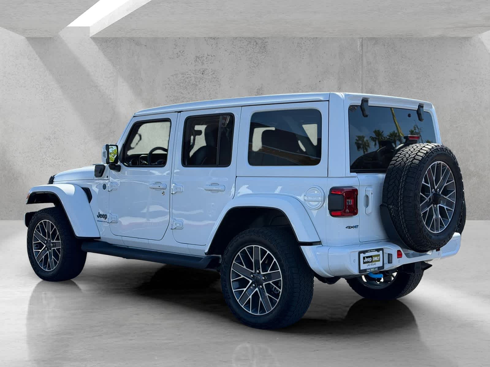 View vehicle photo 6