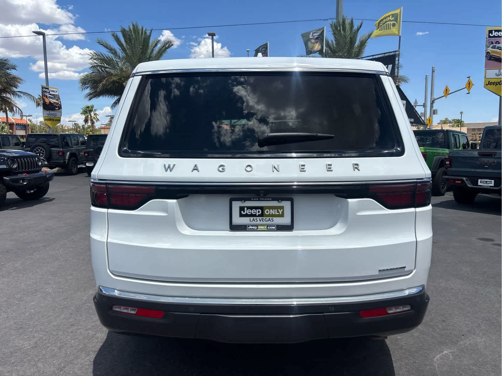 Bright White Clearcoat 2022 Jeep Wagoneer SUV / Crossover 4X2 8-Speed Automatic