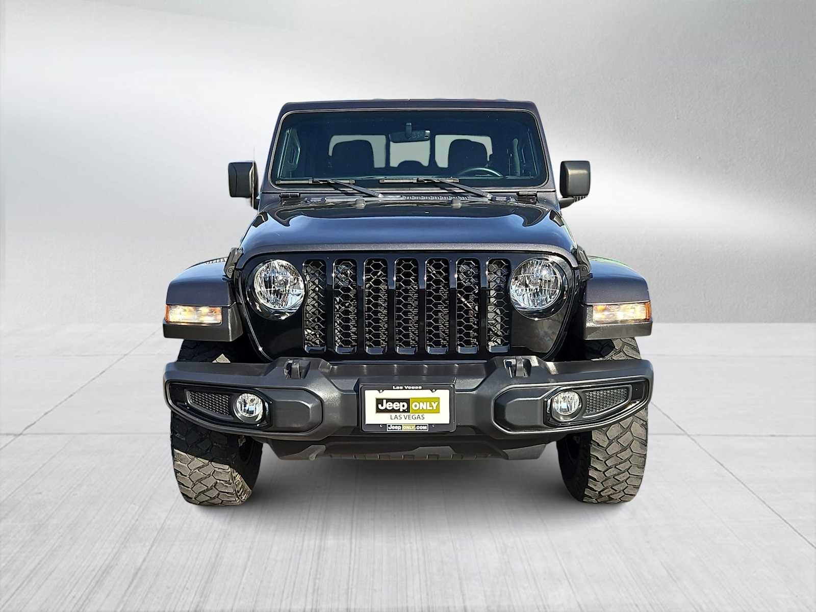 View vehicle photo 3
