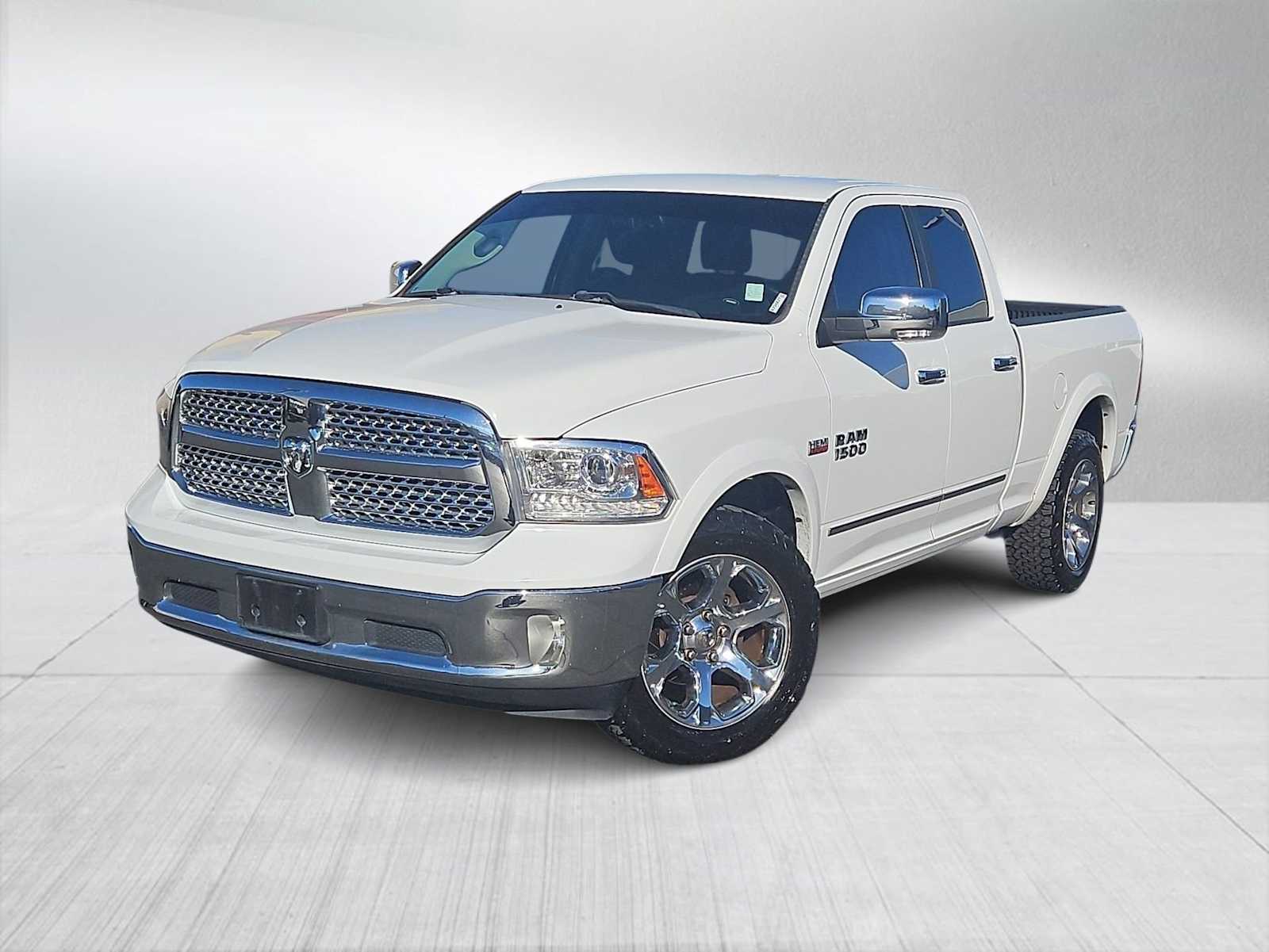 2017 RAM 1500 Laramie 4x4 Quad Cab 64 Box