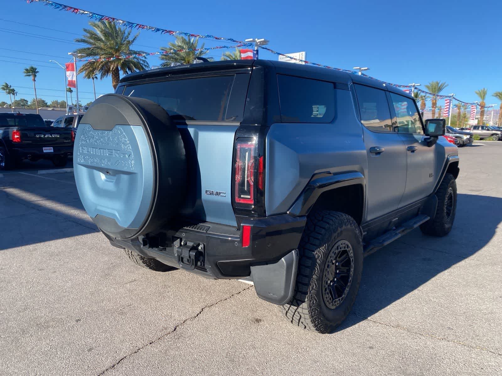 View vehicle photo 7