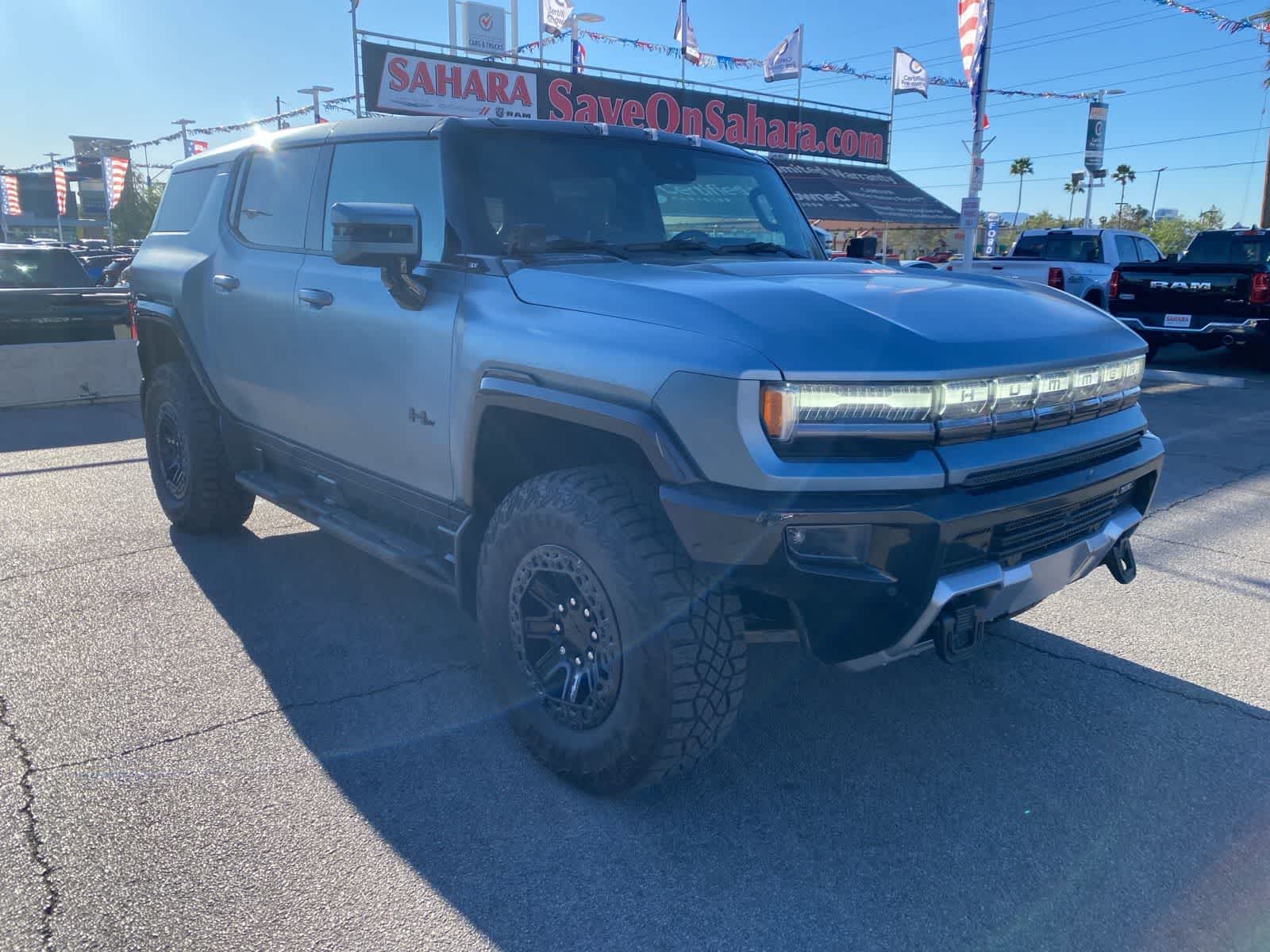 View vehicle photo 4