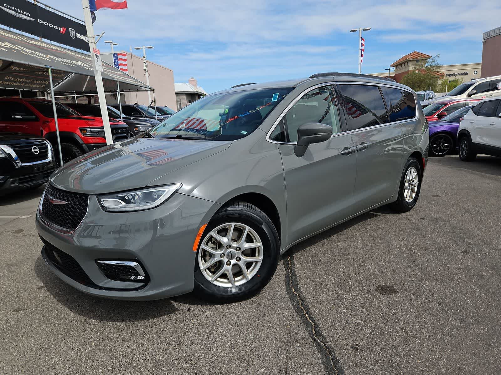 Ceramic Gray Clearcoat 2022 Chrysler Pacifica Touring L FWD Minivan Front-Wheel Drive 9-Speed Automatic