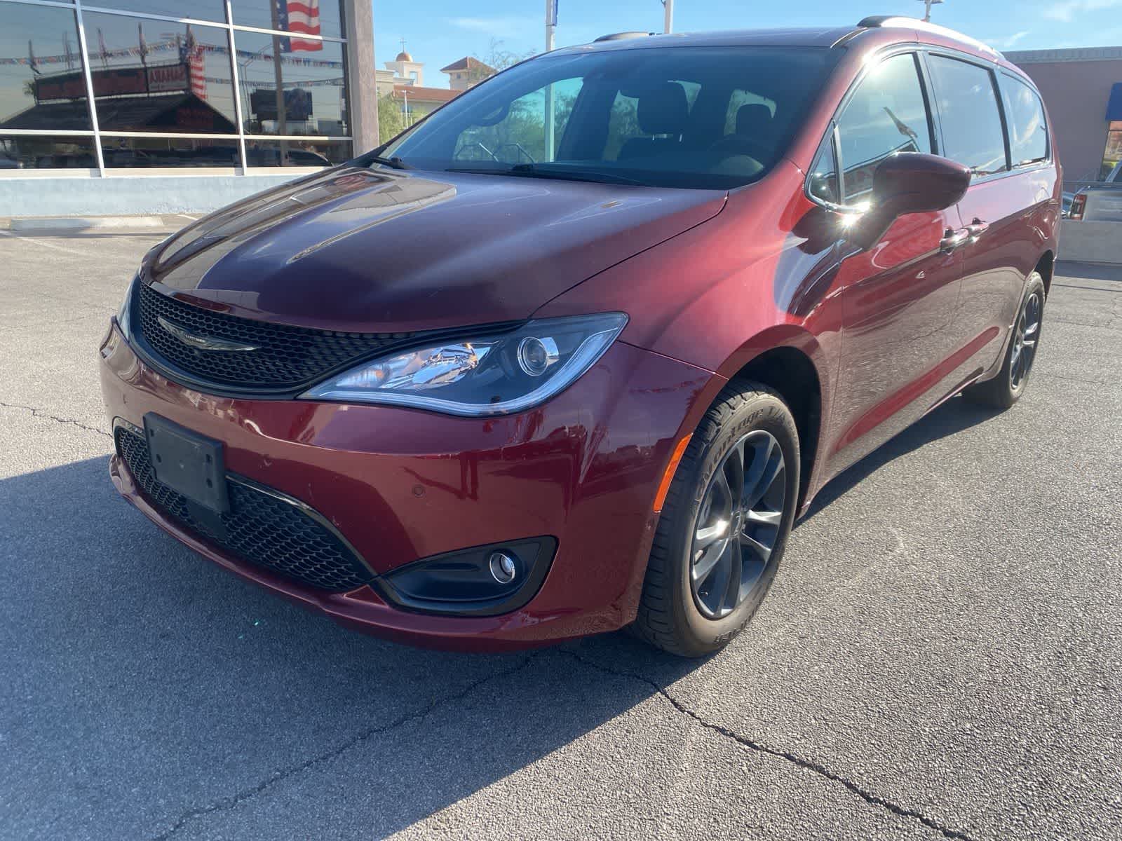 Velvet Red Pearlcoat 2020 Chrysler Pacifica Launch Edition AWD Minivan All-Wheel Drive 9-Speed Automatic