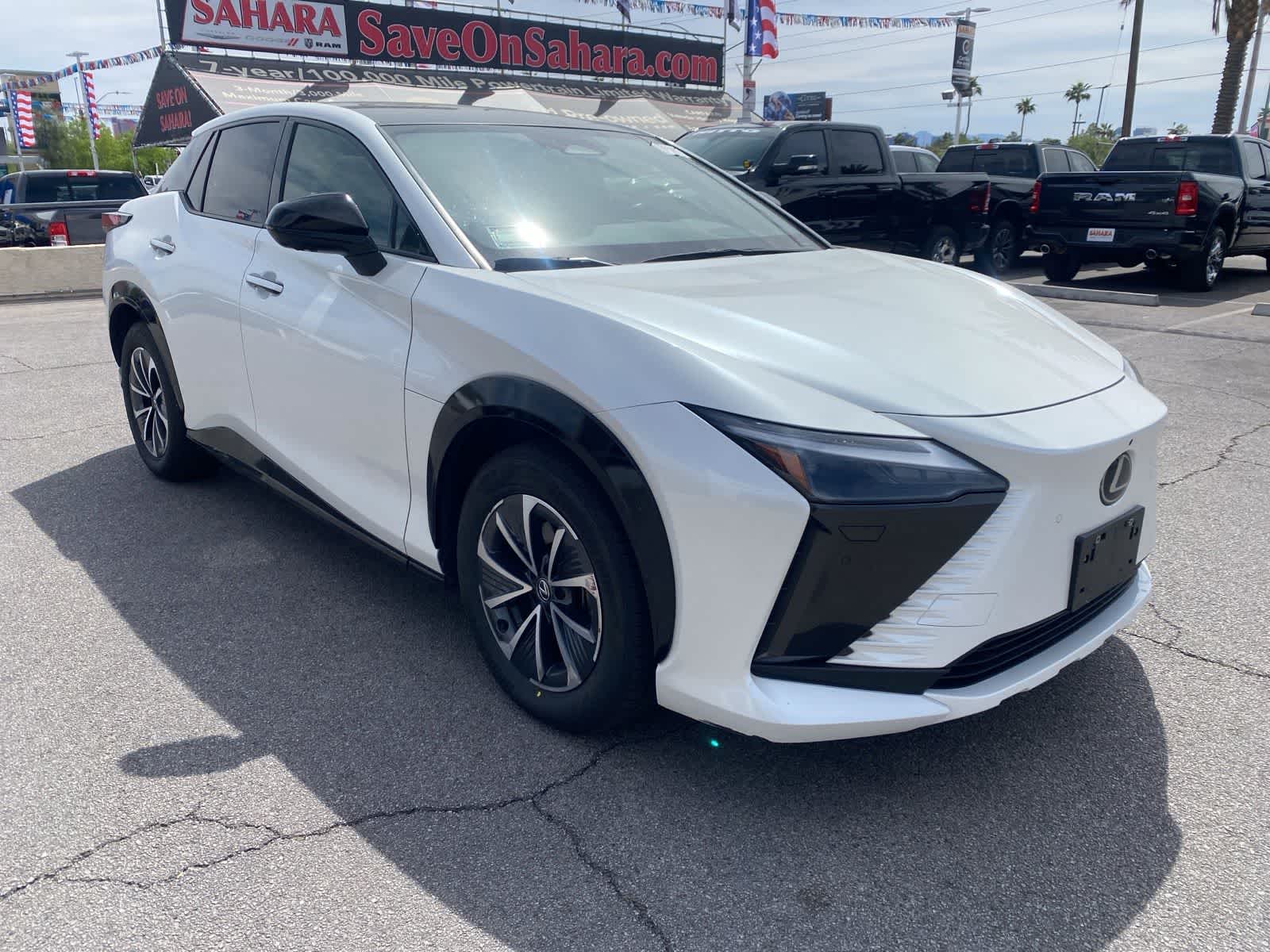 View vehicle photo 4