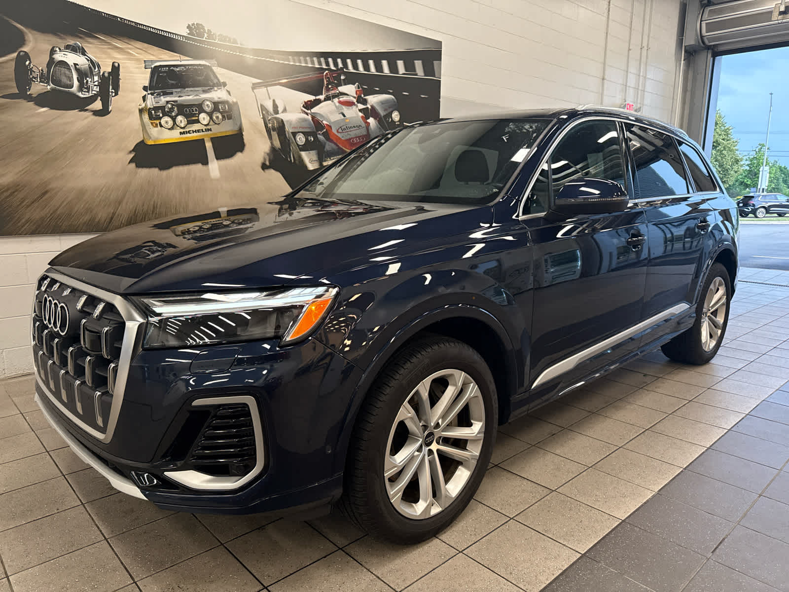 Waitomo Blue Metallic 2025 Audi Q7 quattro Premium Plus 55 TFSI SUV / Crossover All-Wheel Drive 8-Speed Automatic