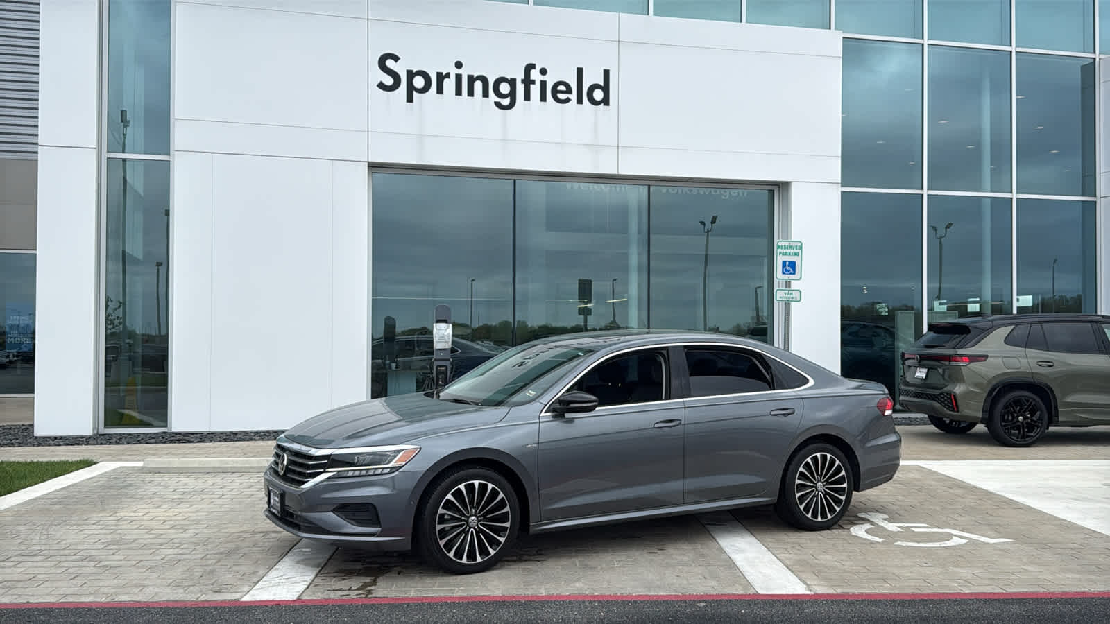 Platinum Gray Metallic 2022 Volkswagen Passat 2.0T Limited Edition FWD Sedan Front-Wheel Drive 6-Speed Automatic