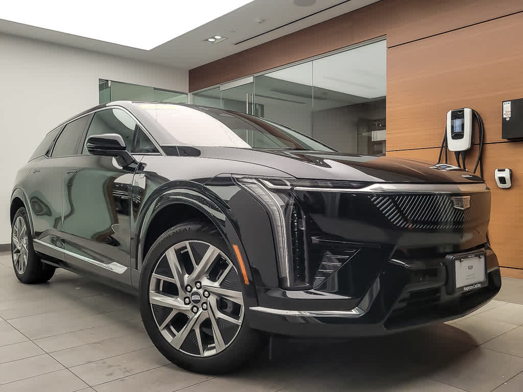 2025 Cadillac OPTIQ Luxury 2 AWD