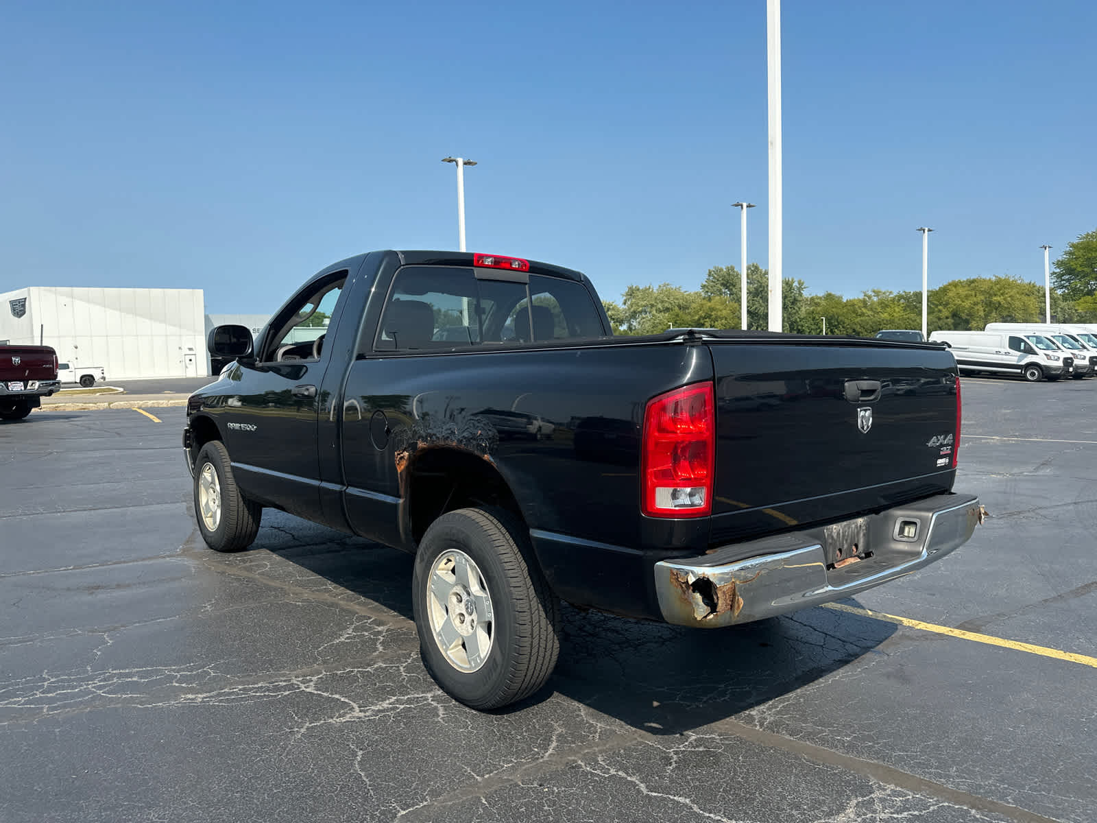 2005 Dodge Ram 1500 SLT 2dr Reg Cab 120.5 WB 4WD 6