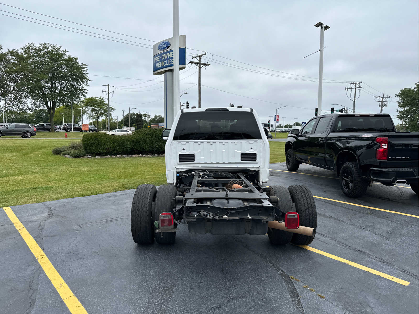 2021 Ford Super Duty F-350 DRW XL 2WD Crew Cab 179 WB 60 CA 3