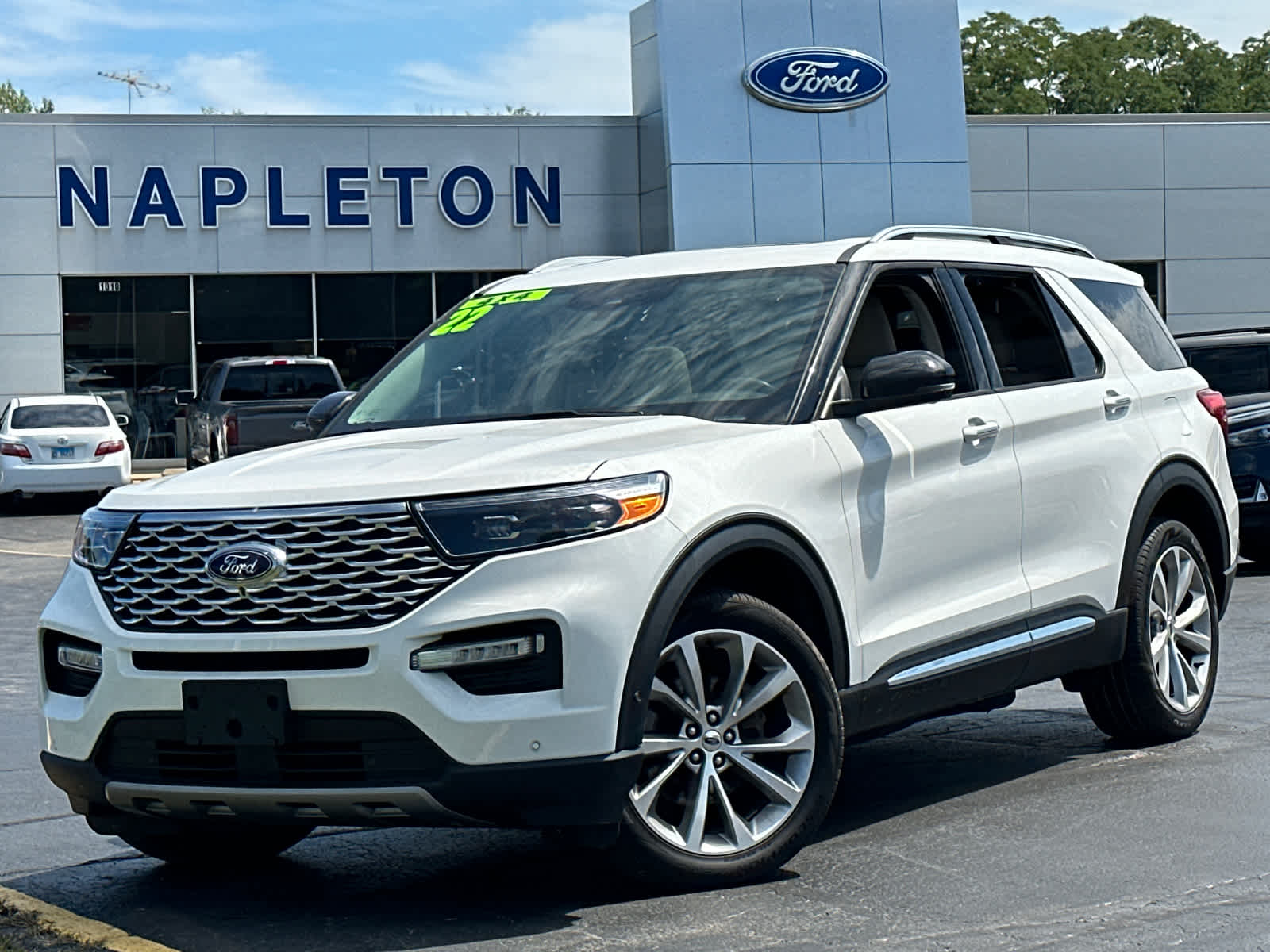 2022 Ford Explorer Platinum 2