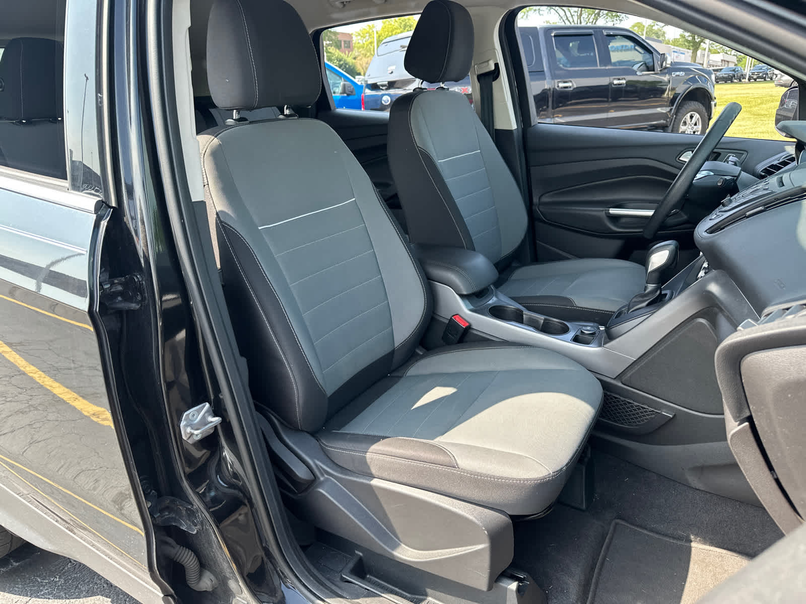 2015 Ford Escape SE 34