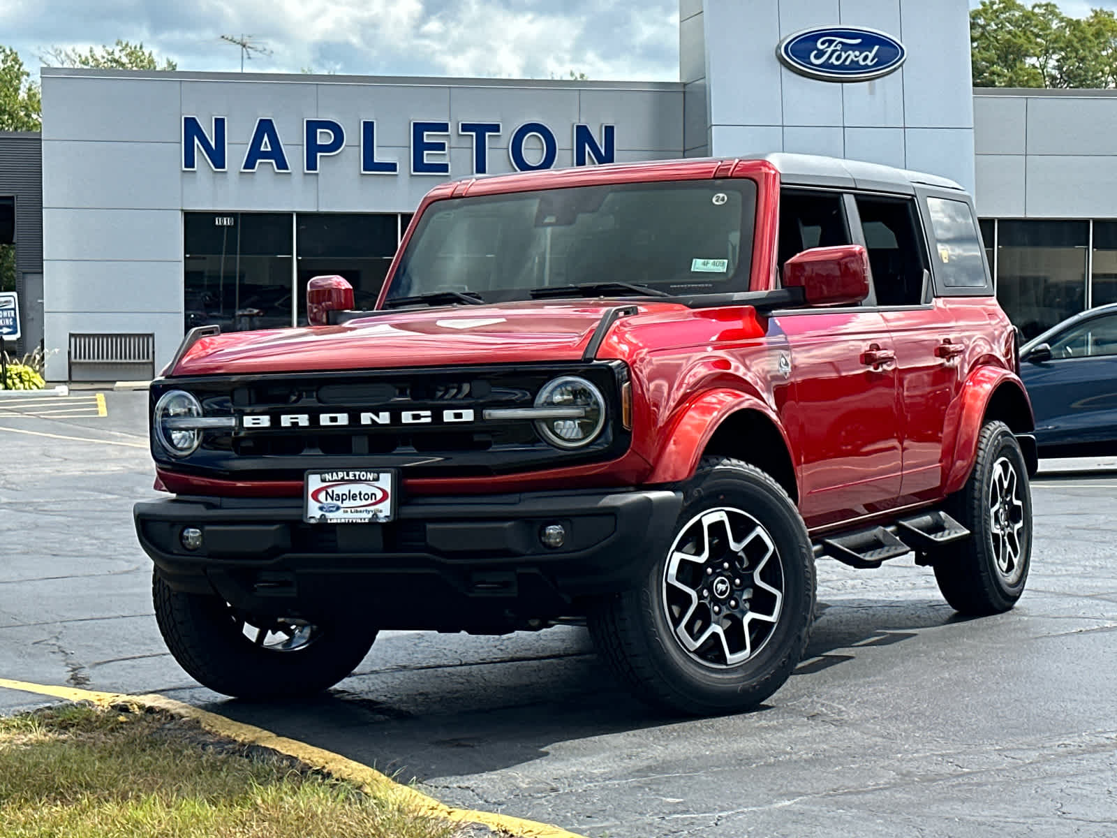 2024 Ford Bronco Outer Banks 2