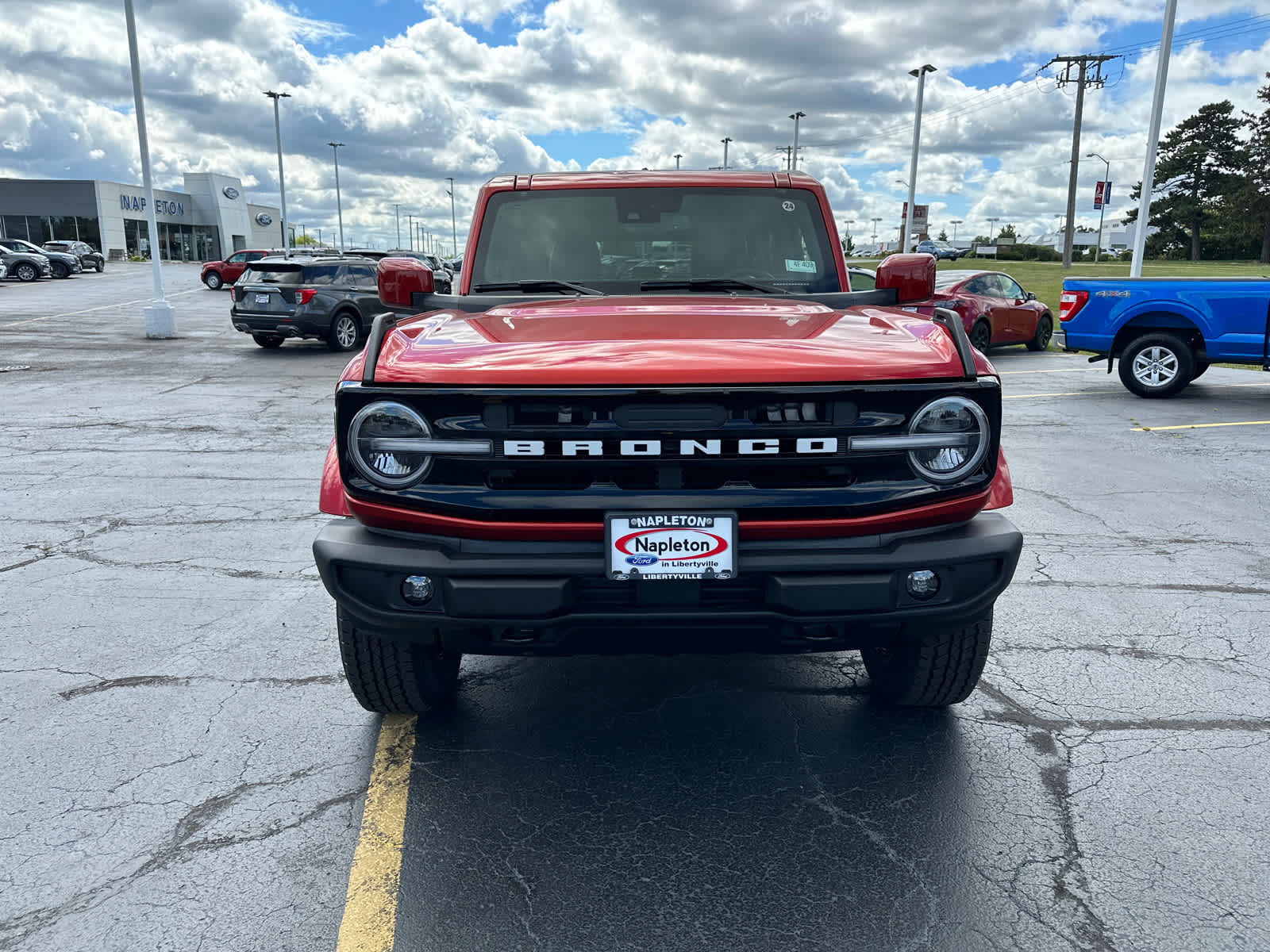 2024 Ford Bronco Outer Banks 3