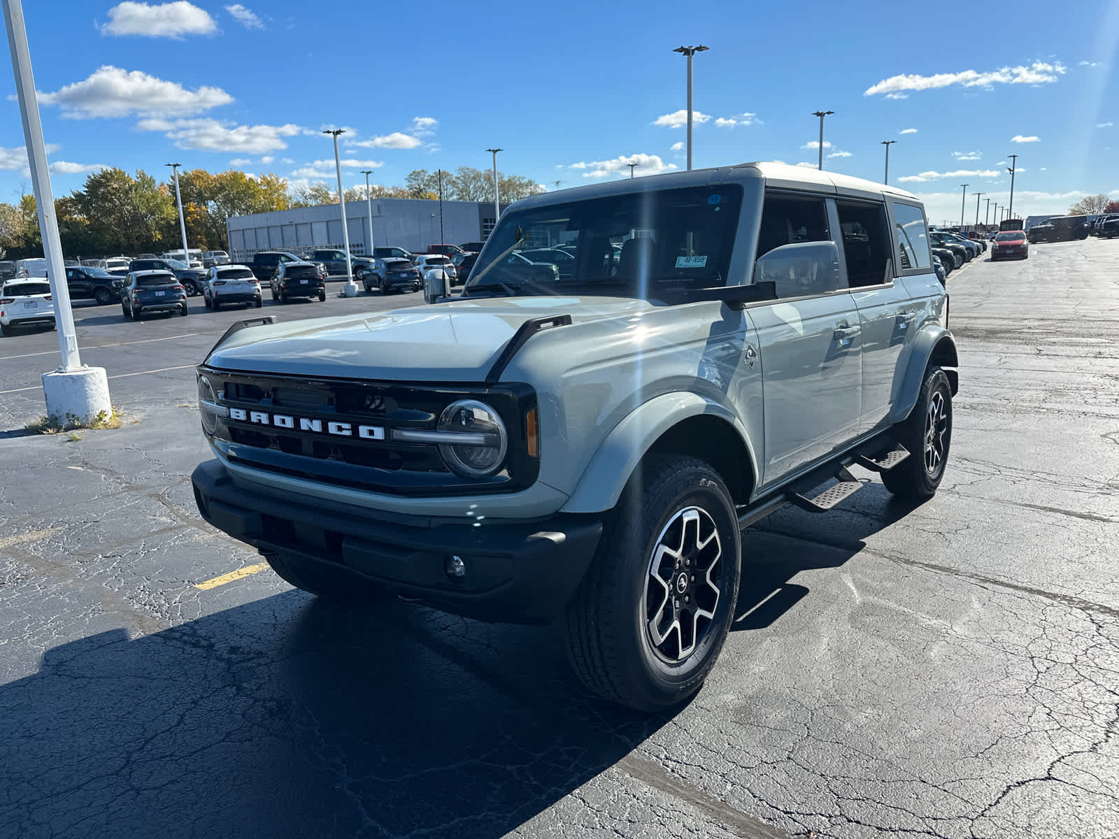 2024 Ford Bronco Outer Banks 4