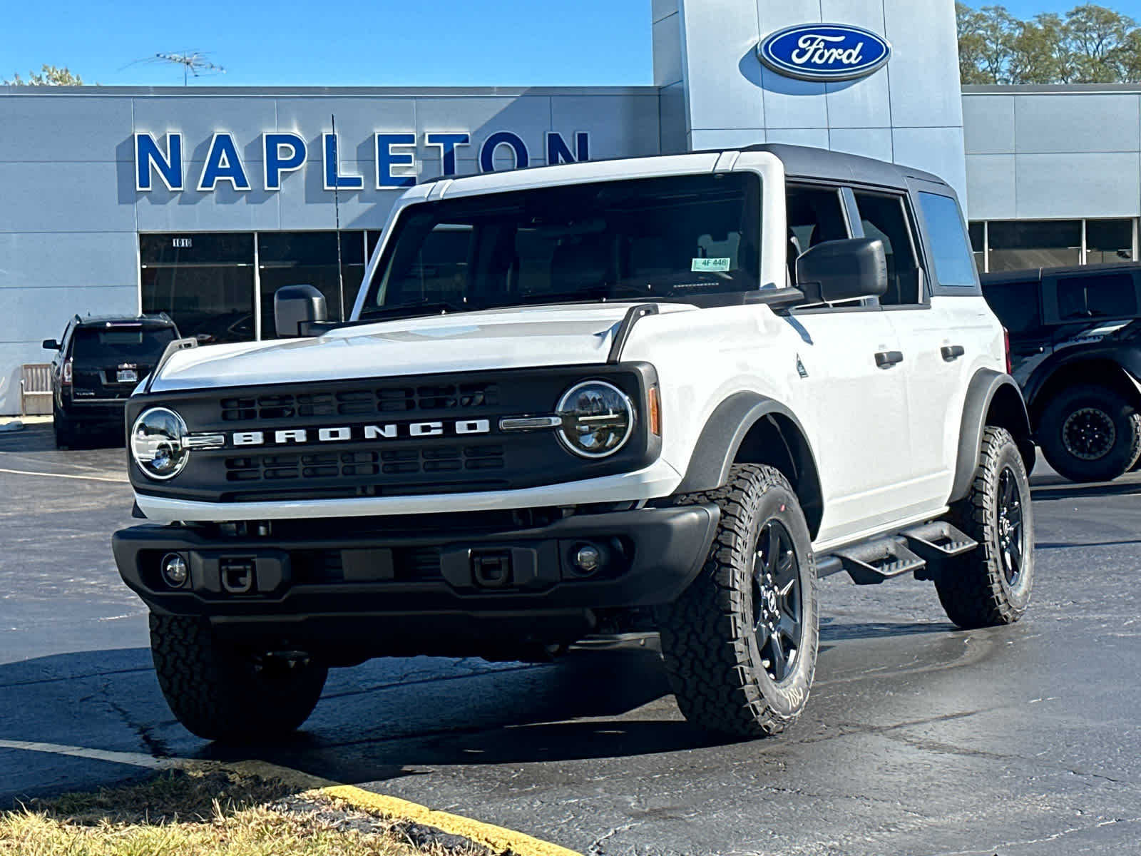 2024 Ford Bronco Black Diamond 2