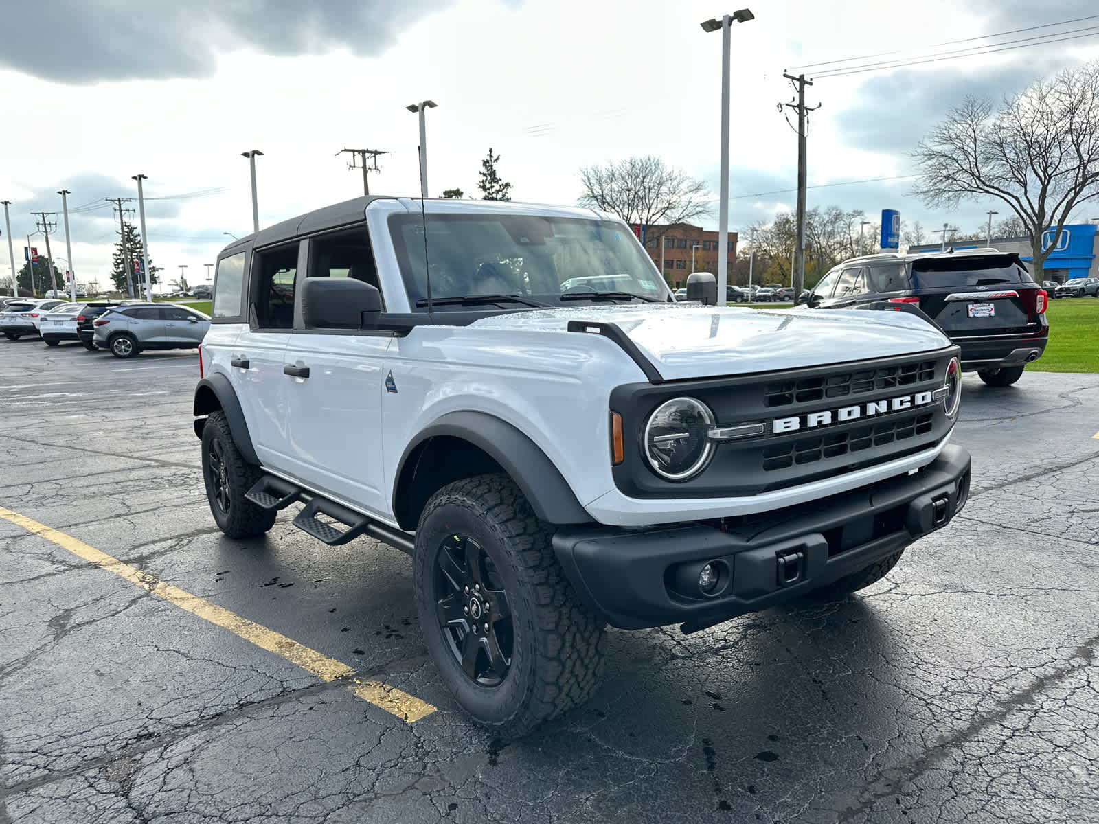 2024 Ford Bronco Black Diamond 10