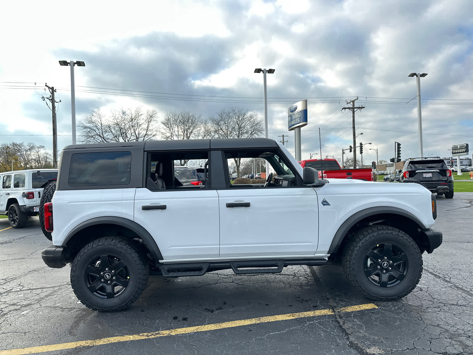 2024 Ford Bronco Black Diamond 9