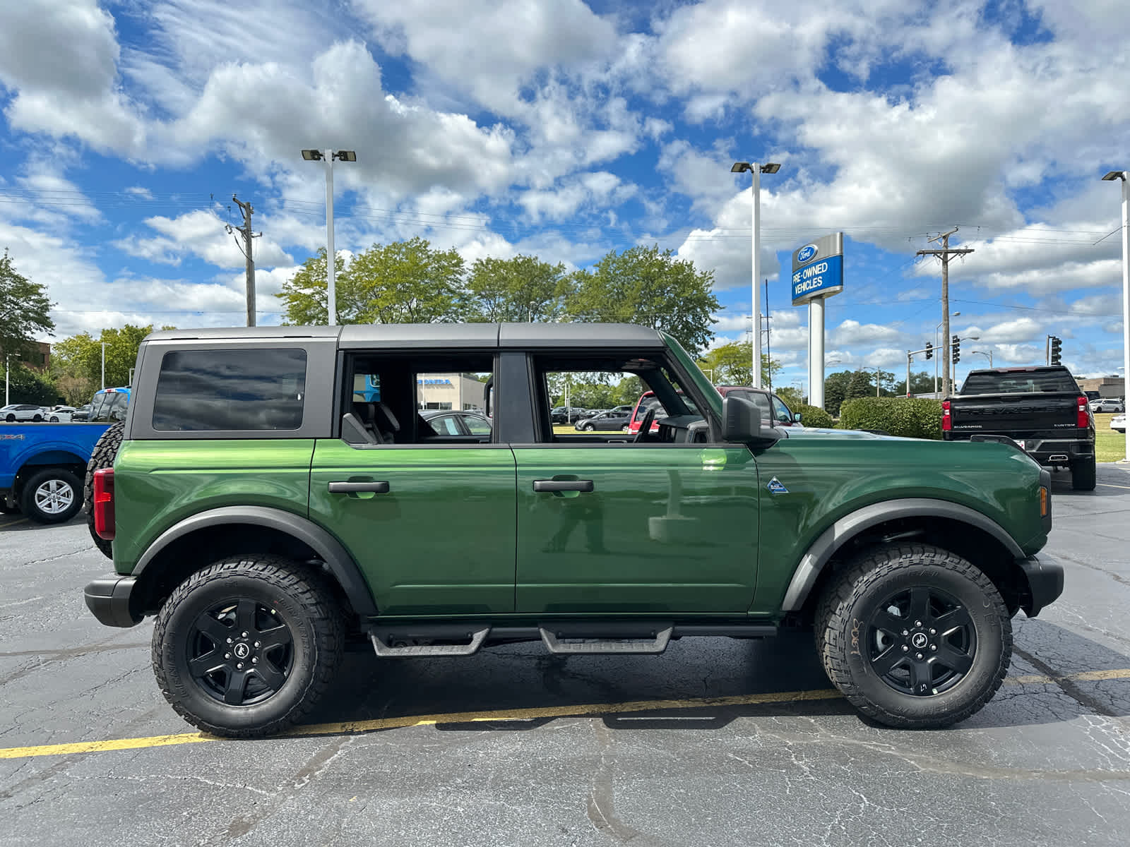 2024 Ford Bronco Black Diamond 9