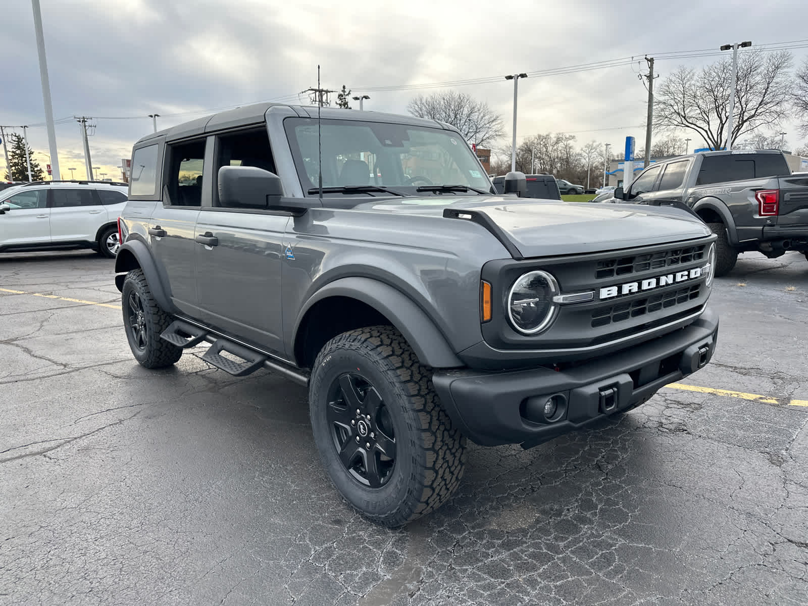 2024 Ford Bronco Black Diamond 10