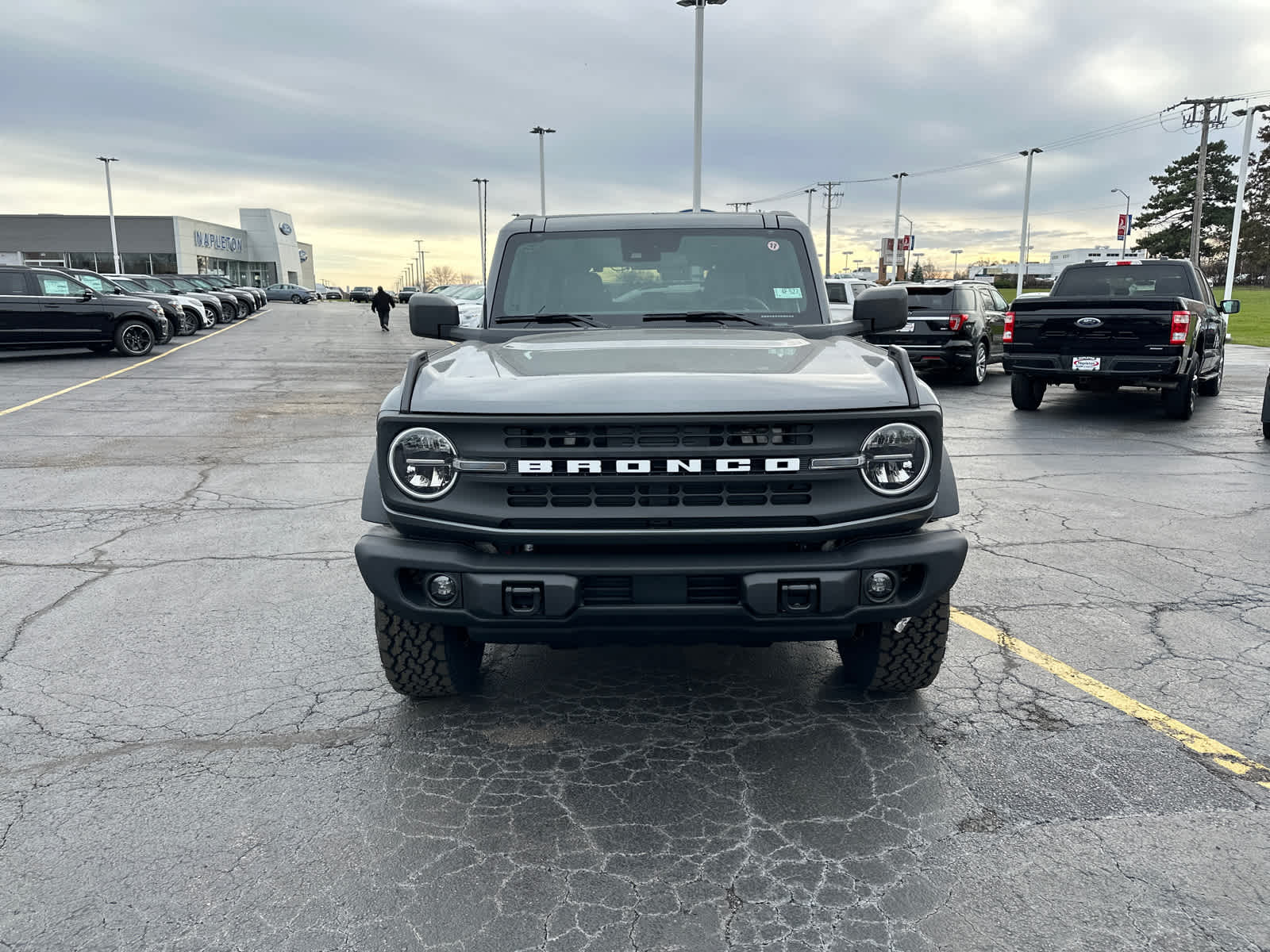 2024 Ford Bronco Black Diamond 3