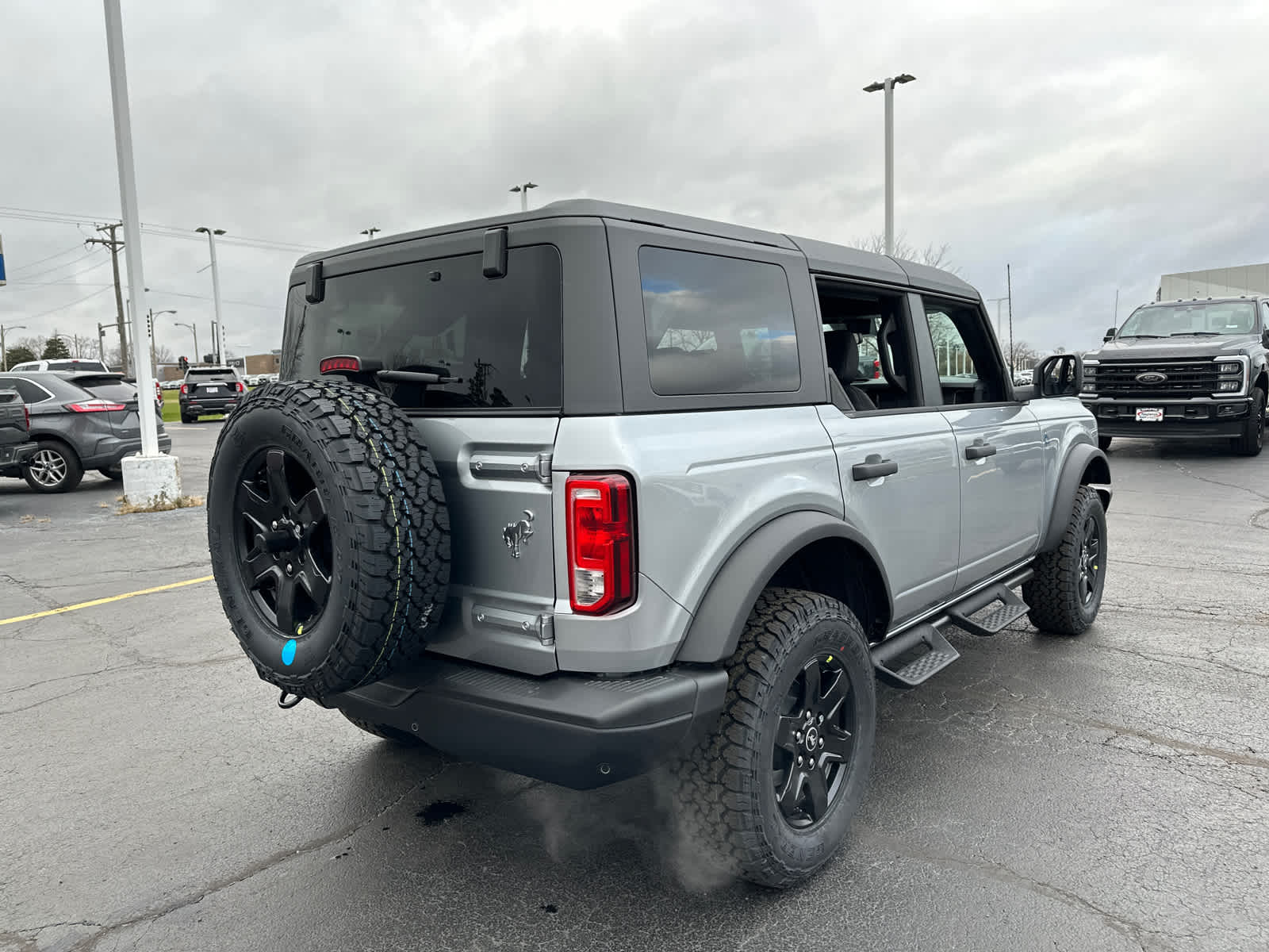 2024 Ford Bronco Black Diamond 8