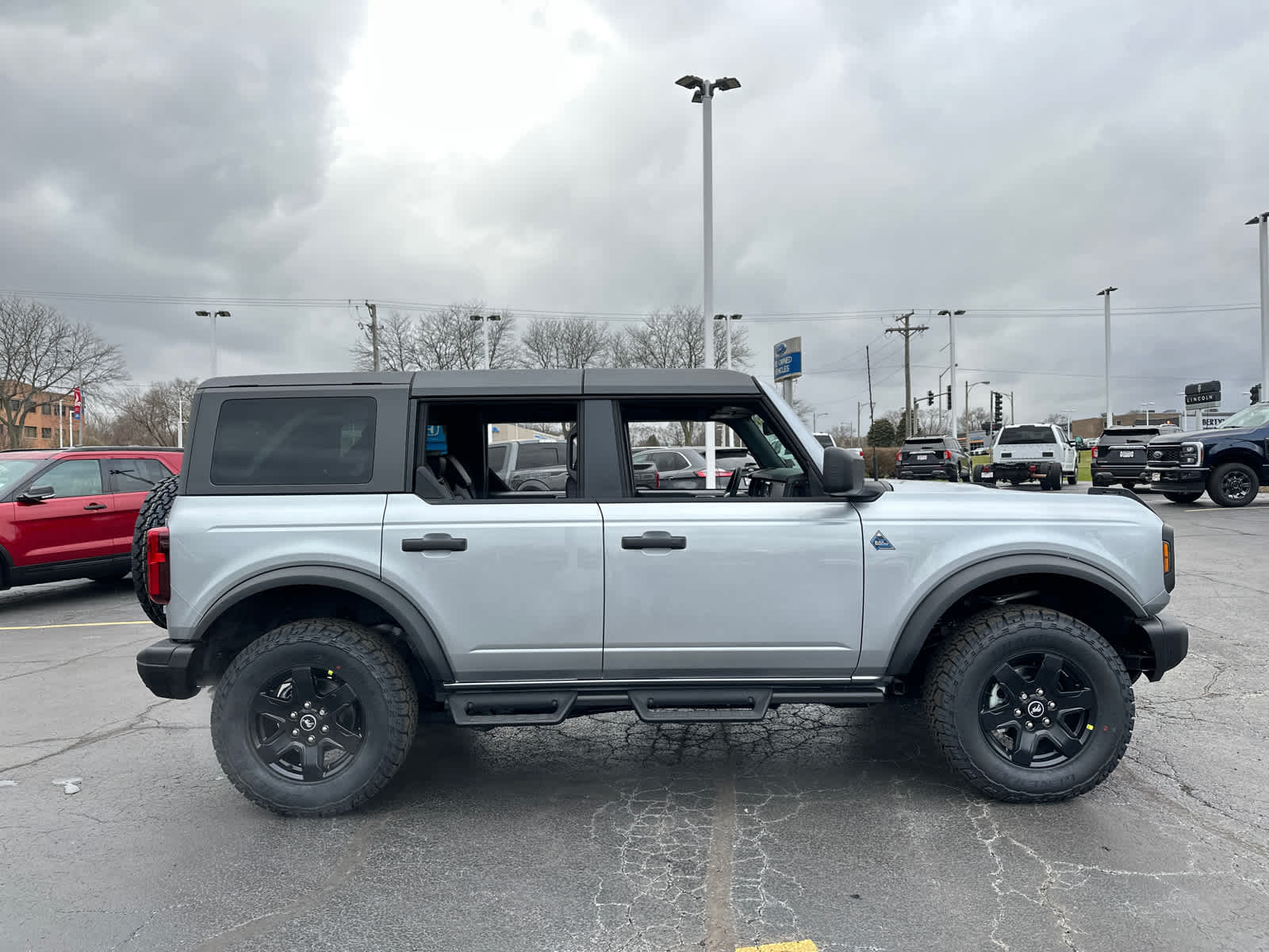 2024 Ford Bronco Black Diamond 9