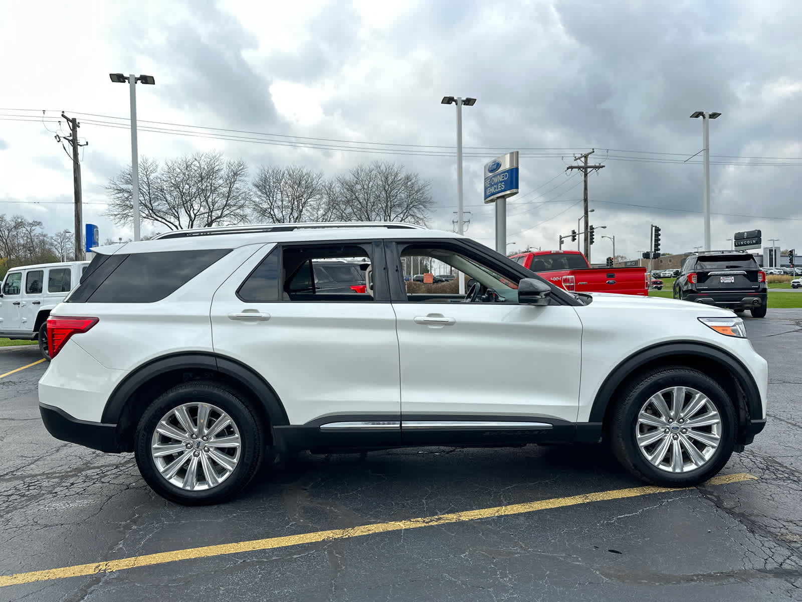 2020 Ford Explorer Limited 9