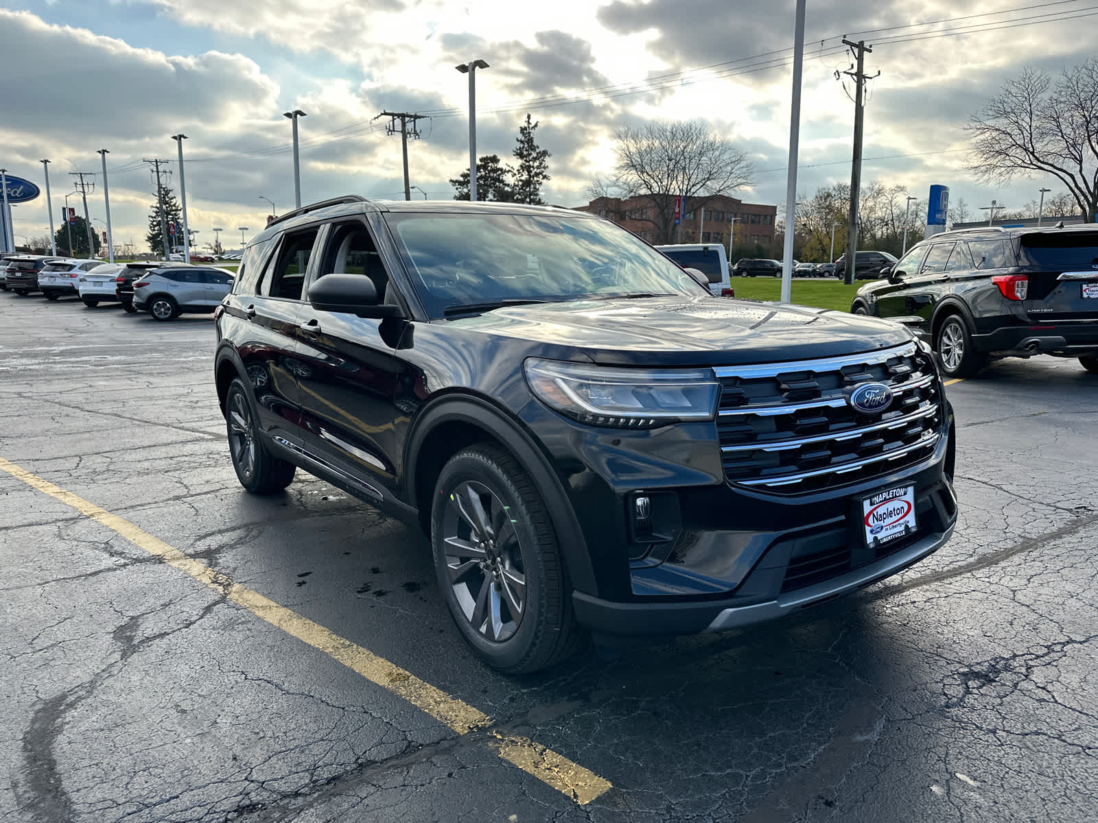 2025 Ford Explorer Active 10