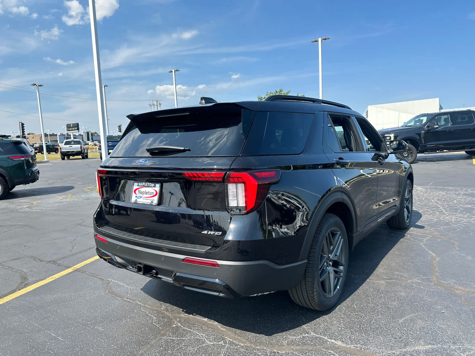 2025 Ford Explorer ST-Line 8