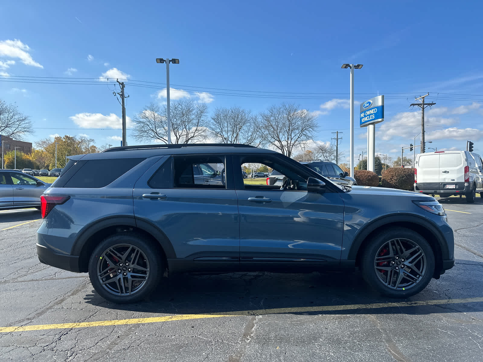 2025 Ford Explorer ST 9