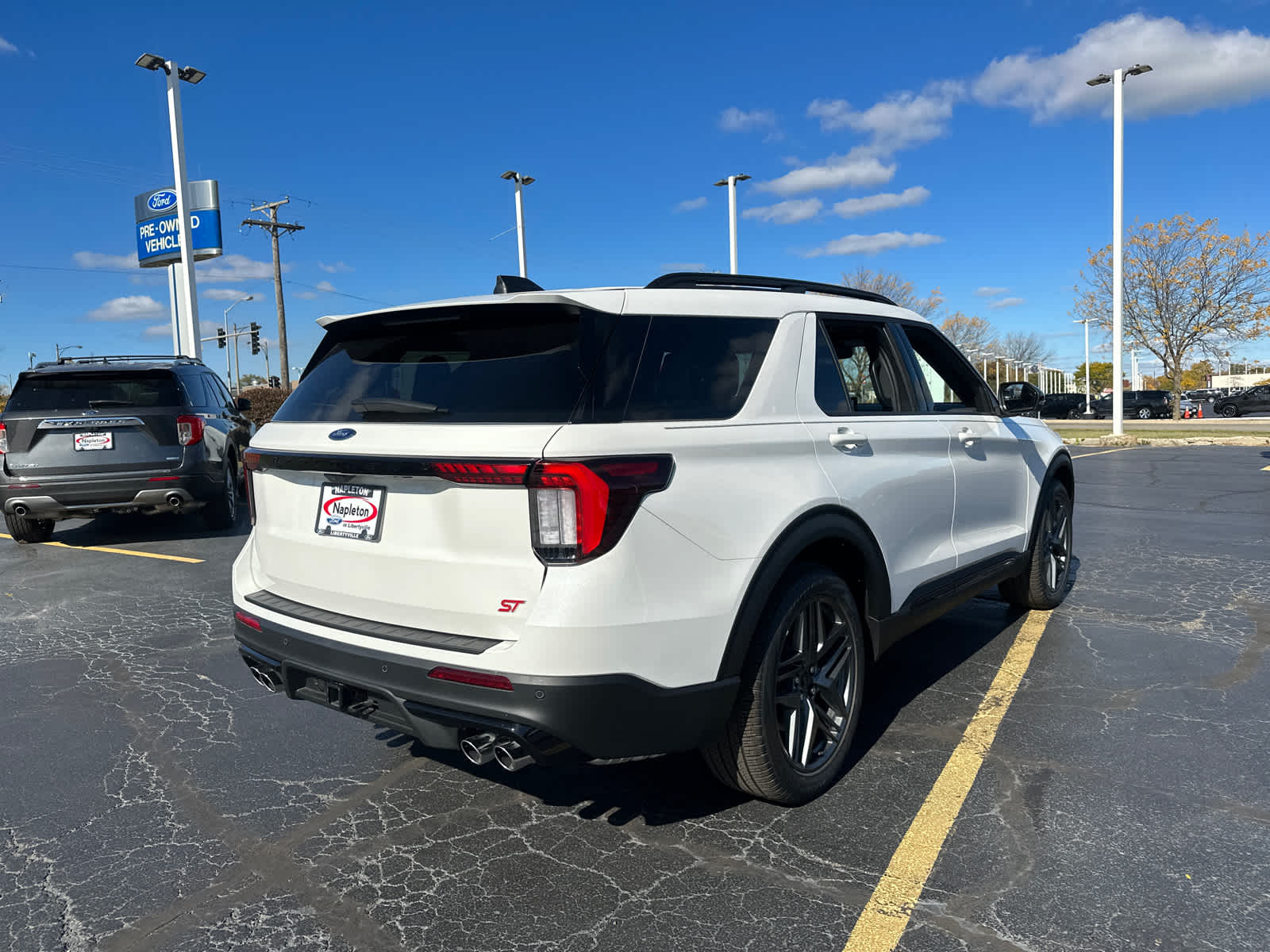 2025 Ford Explorer ST 8