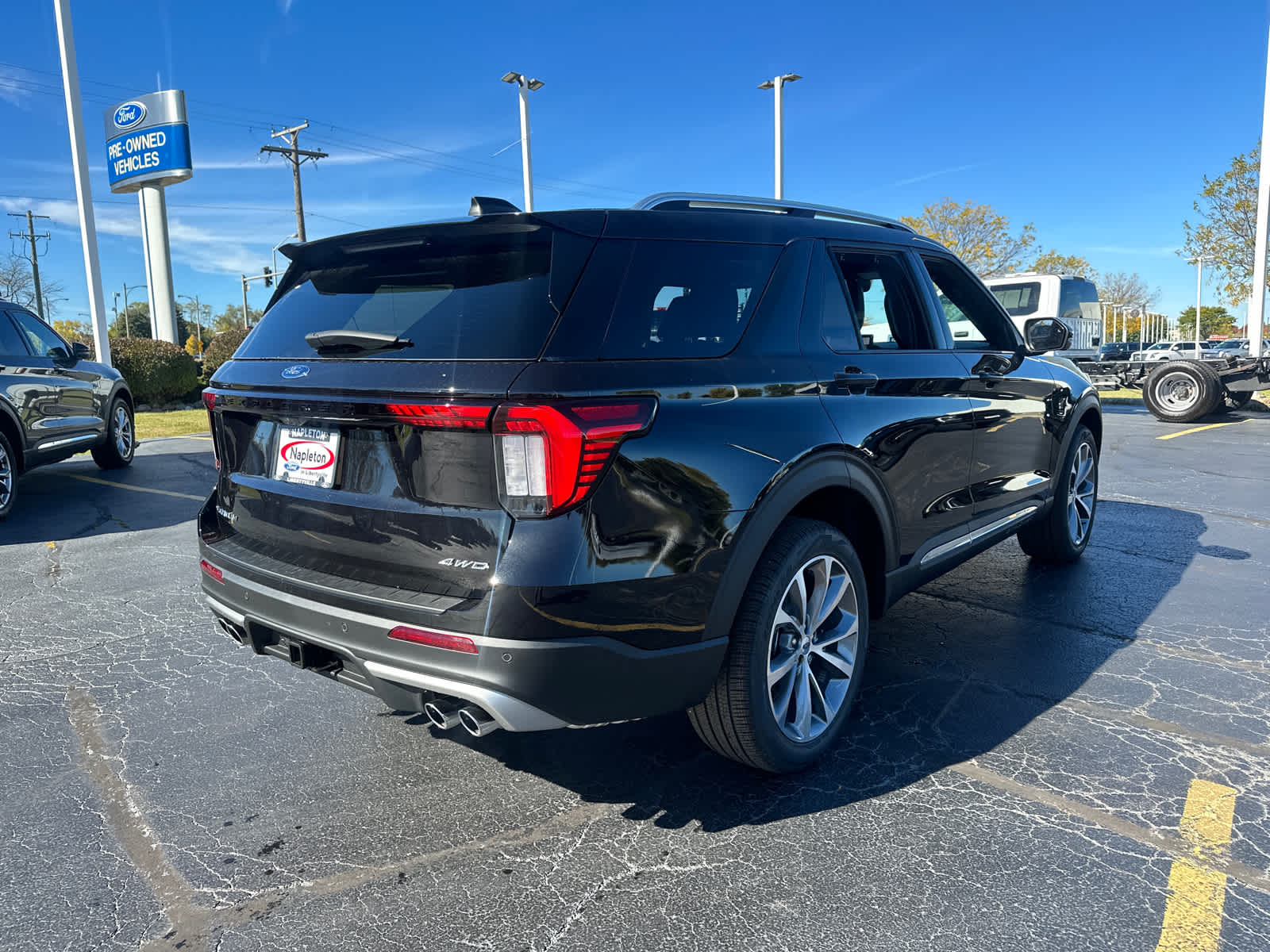 2025 Ford Explorer Platinum 8