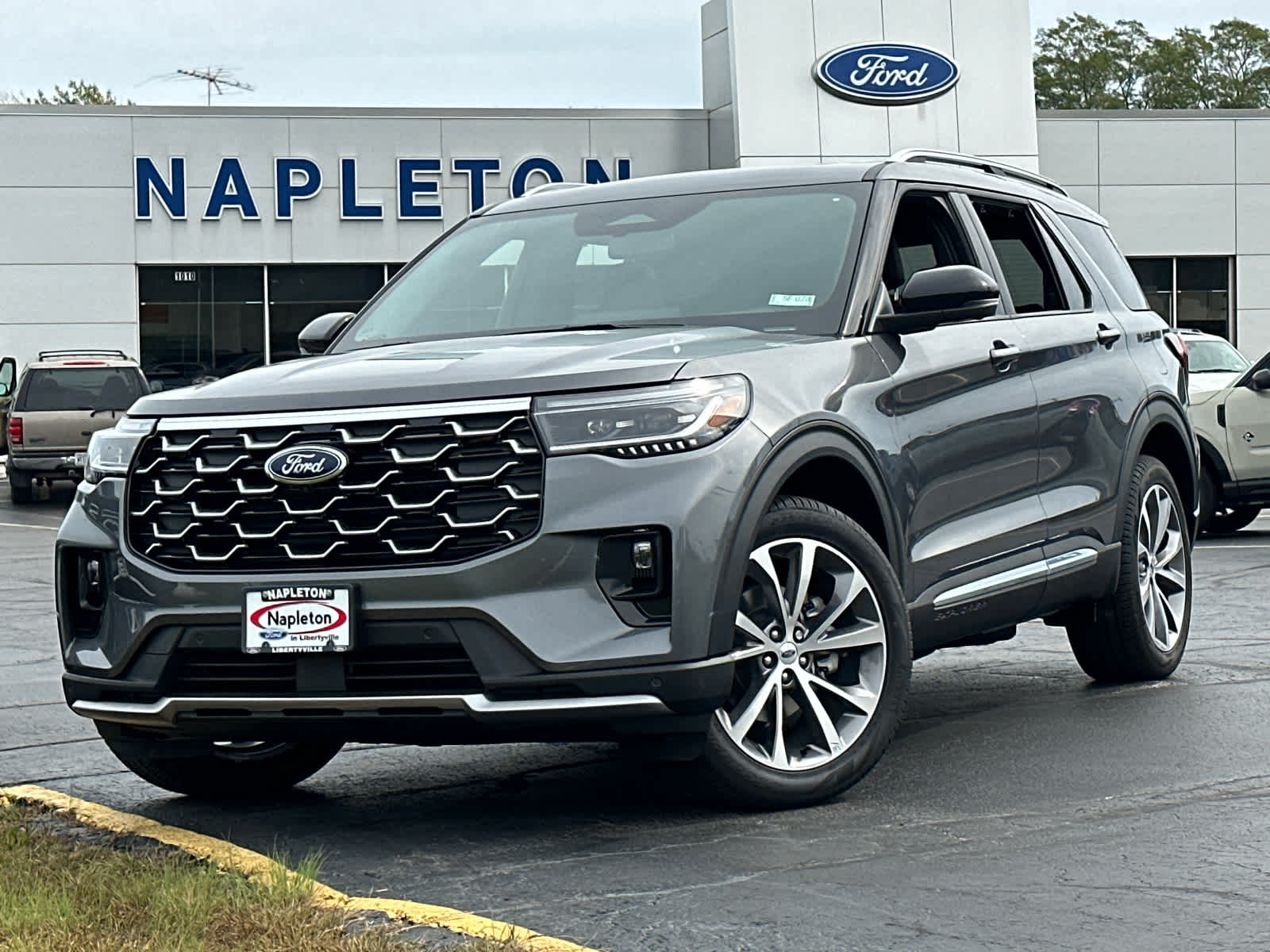 2025 Ford Explorer Platinum 2