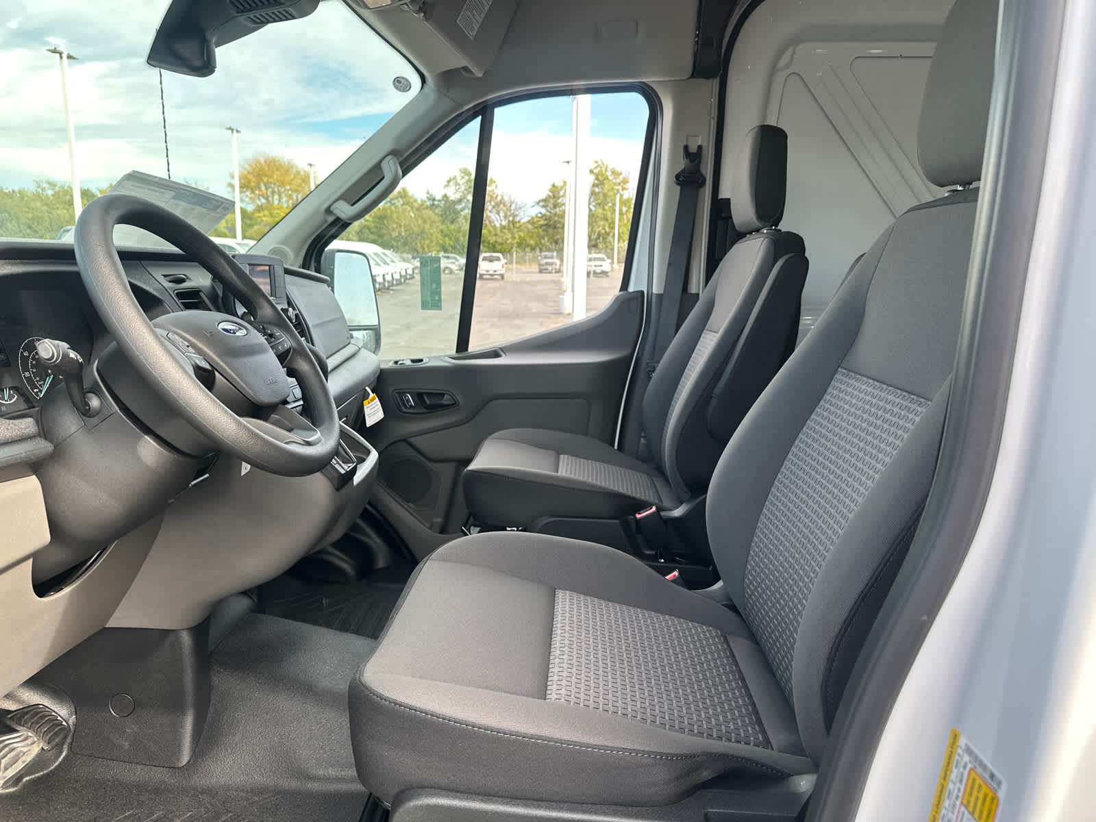 2024 Ford Transit T-250 148  MED RF 9070 GV 24