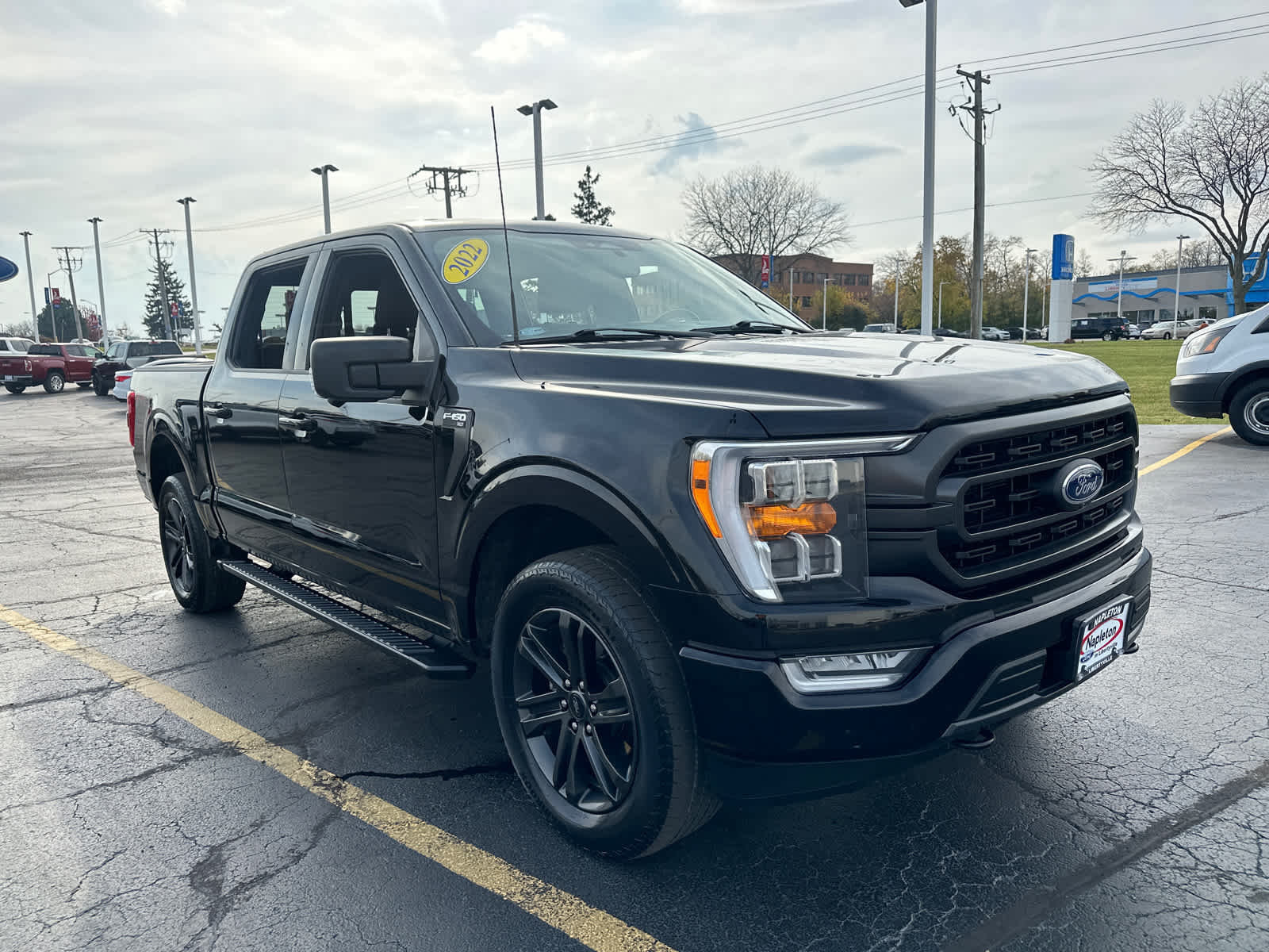 2022 Ford F-150 XLT 4WD SuperCrew 5.5 Box 10