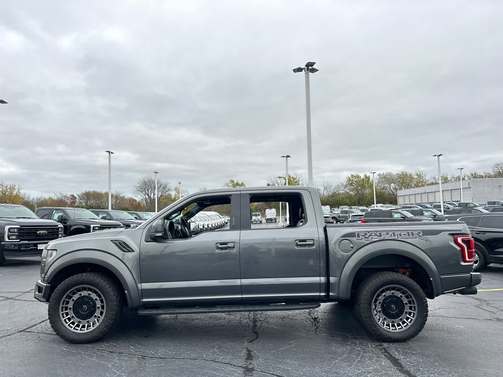 2019 Ford F-150 Raptor 4WD SuperCrew 5.5 Box 5