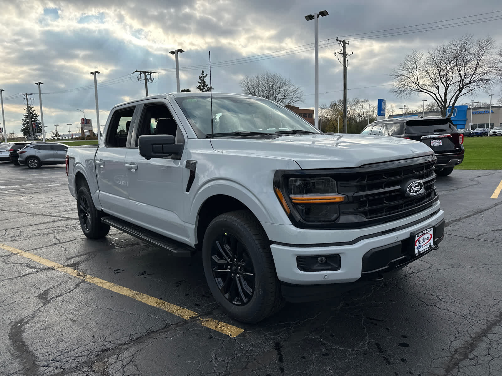 2024 Ford F-150 XLT 4WD SuperCrew 5.5 Box 10