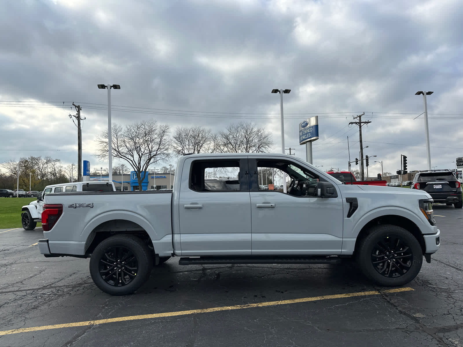 2024 Ford F-150 XLT 4WD SuperCrew 5.5 Box 9