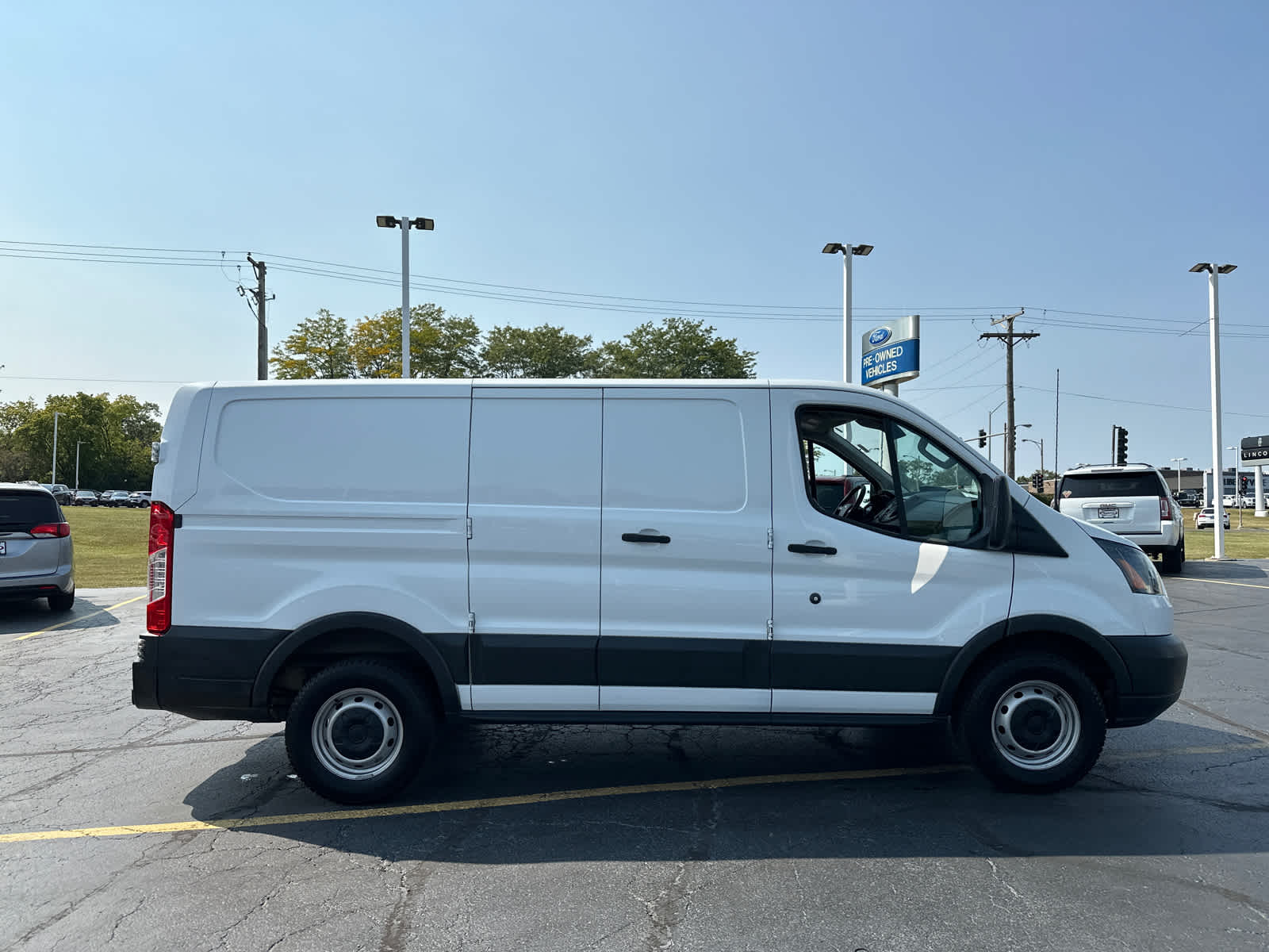 2017 Ford Transit T-250 130  LOW RF 9000 GV 9