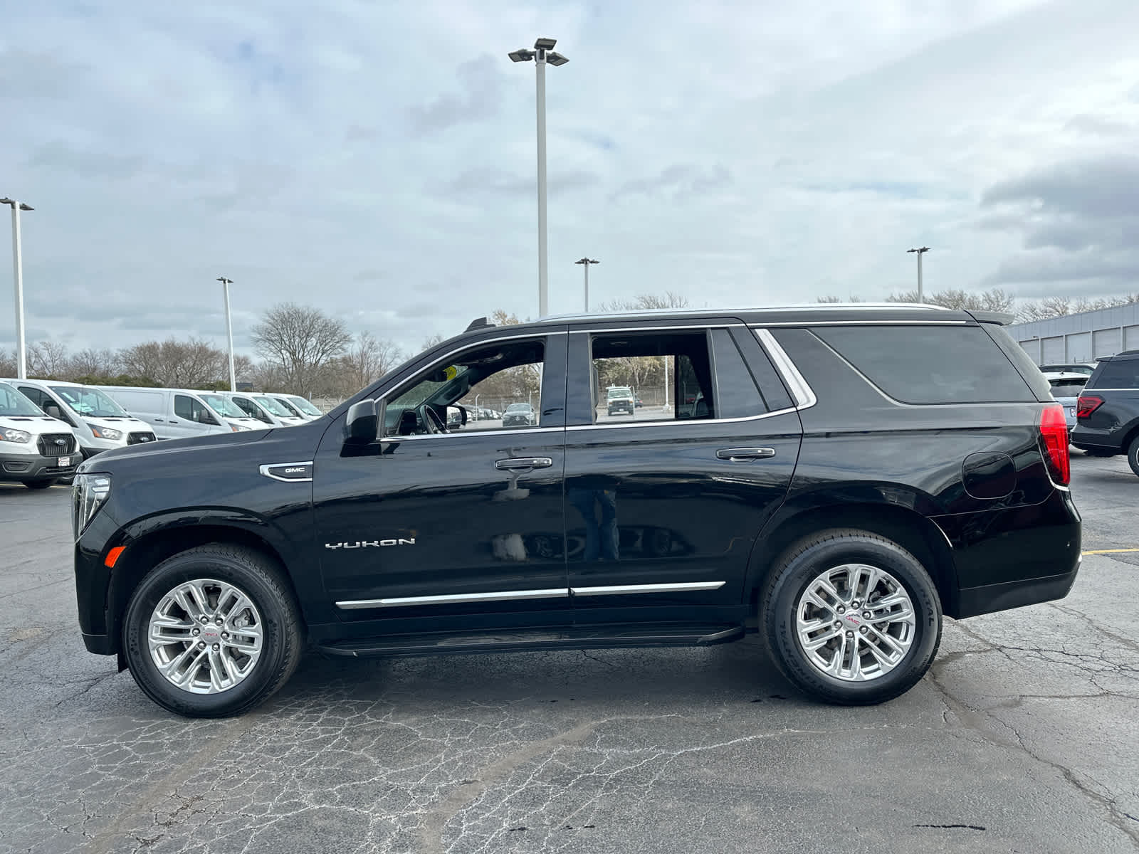 2023 GMC Yukon SLT 5