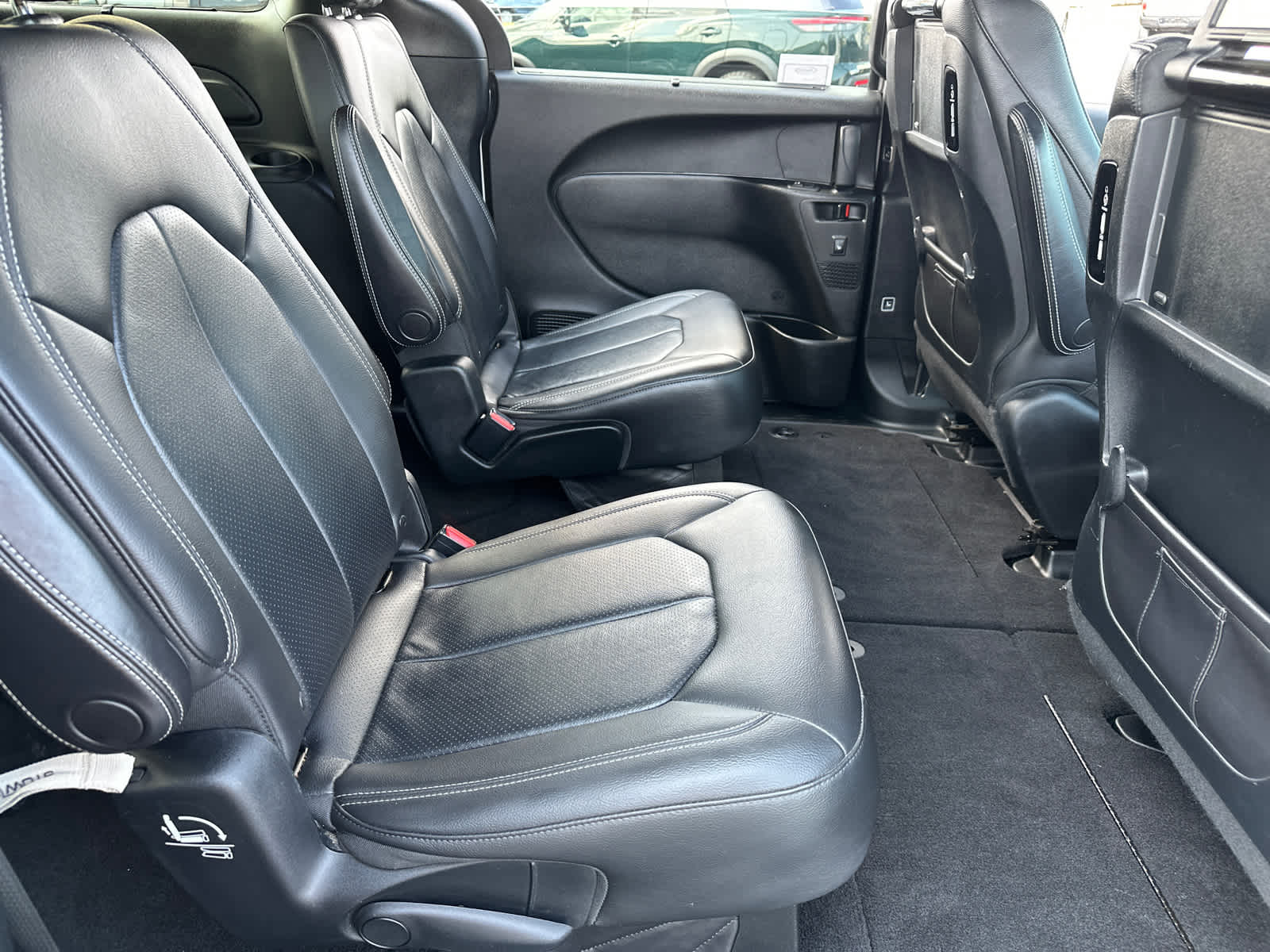 2018 Chrysler Pacifica Touring L Plus 34