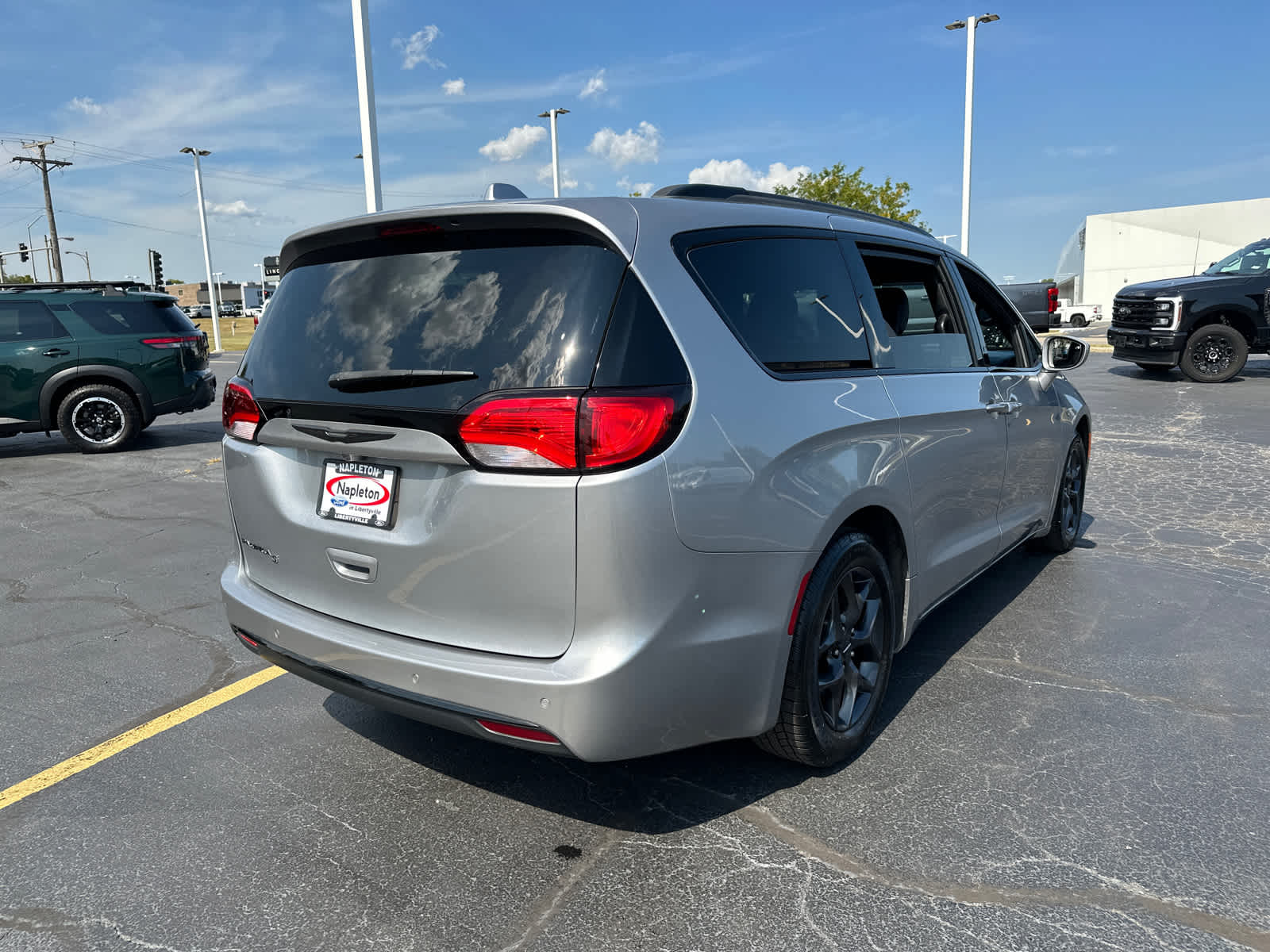 2018 Chrysler Pacifica Touring L Plus 8