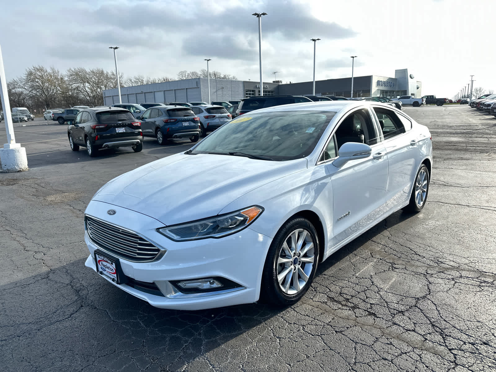 2017 Ford Fusion Hybrid SE 4