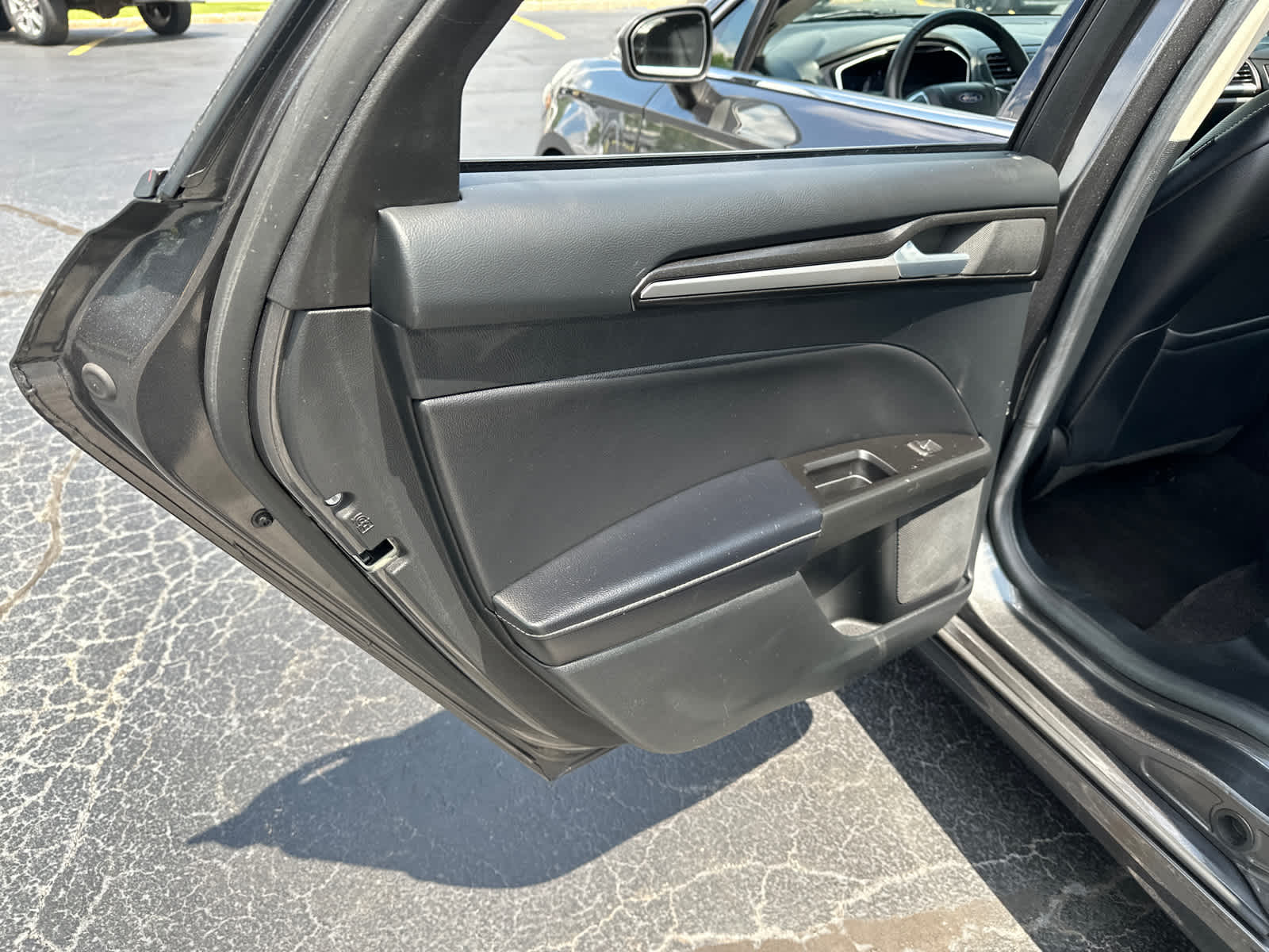 2019 Ford Fusion Energi Titanium 27