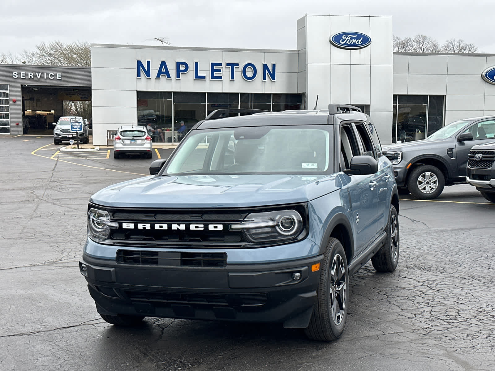 2024 Ford Bronco Sport Outer Banks 2